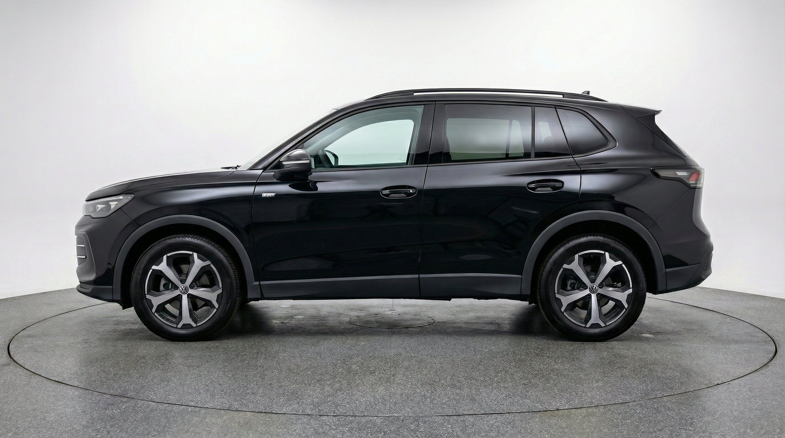 Thumbnail: 2026 Volkswagen Tiguan - 5