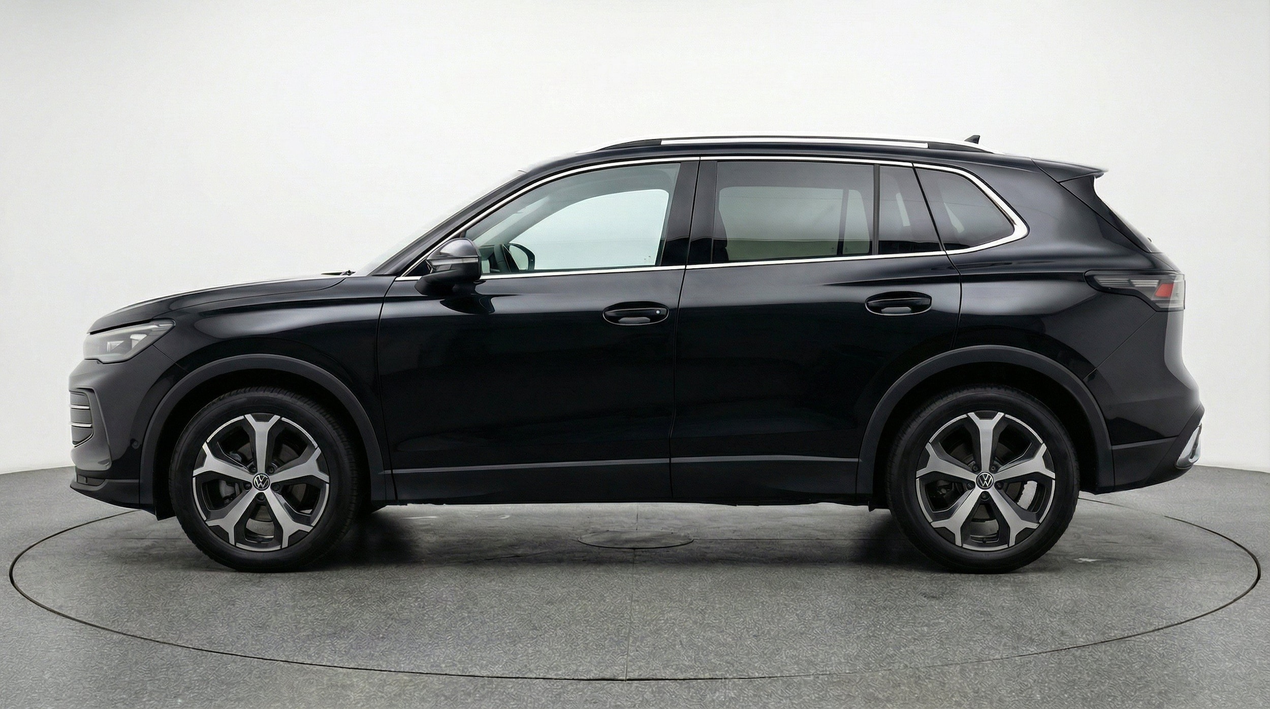 Thumbnail: 2026 Volkswagen Tiguan - 5