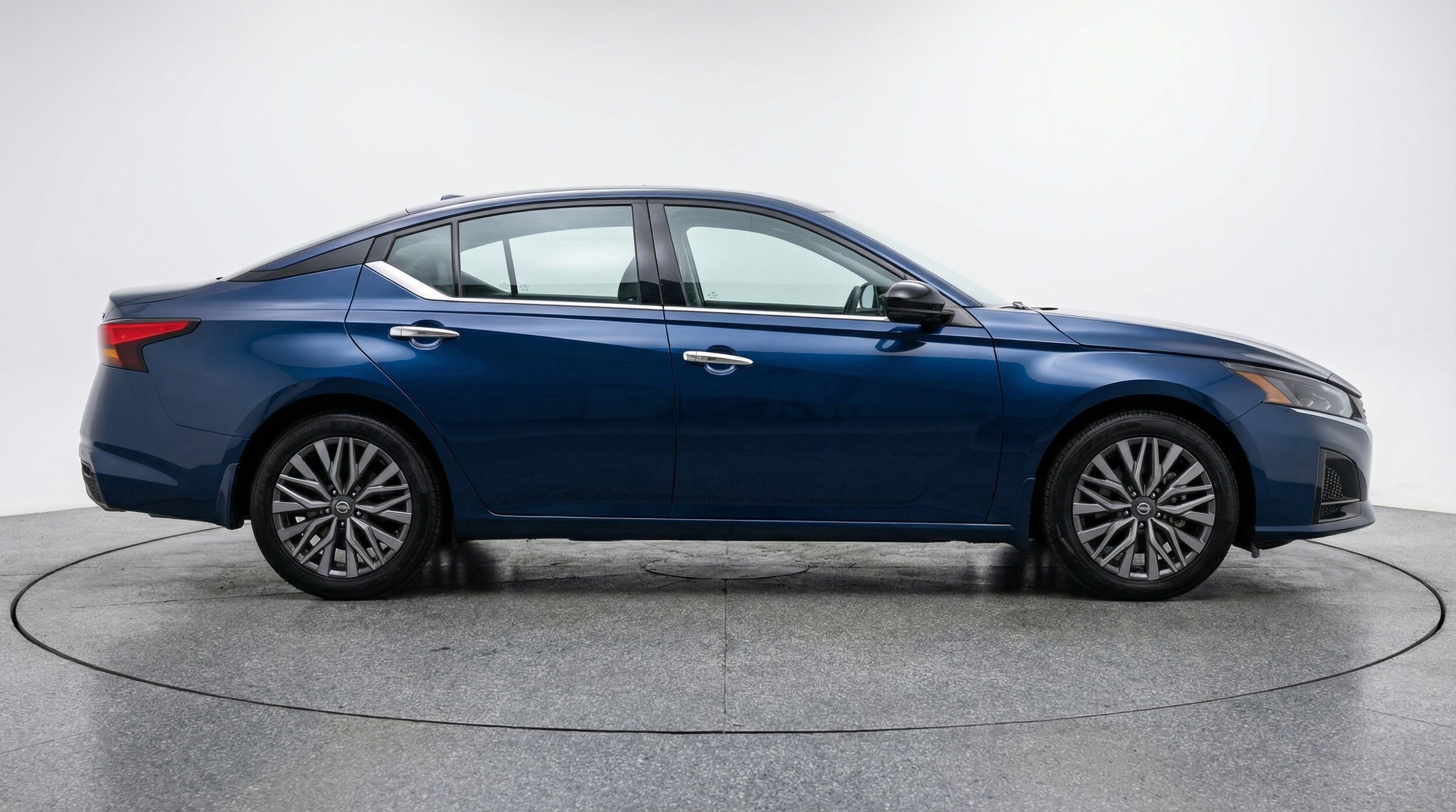 Thumbnail: 2025 Nissan Altima - 8