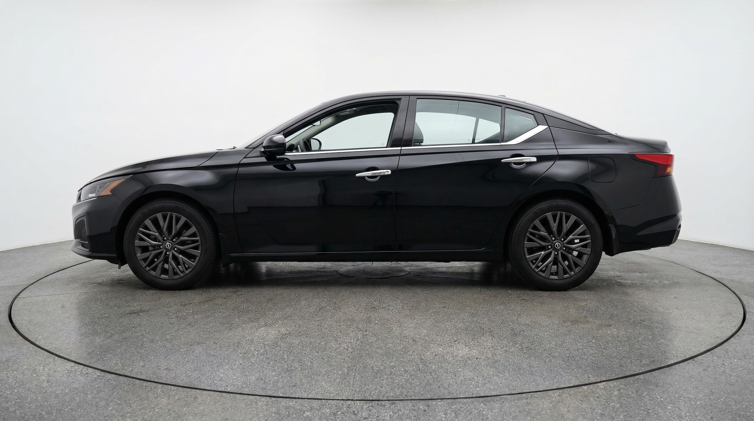 Thumbnail: 2025 Nissan Altima - 4