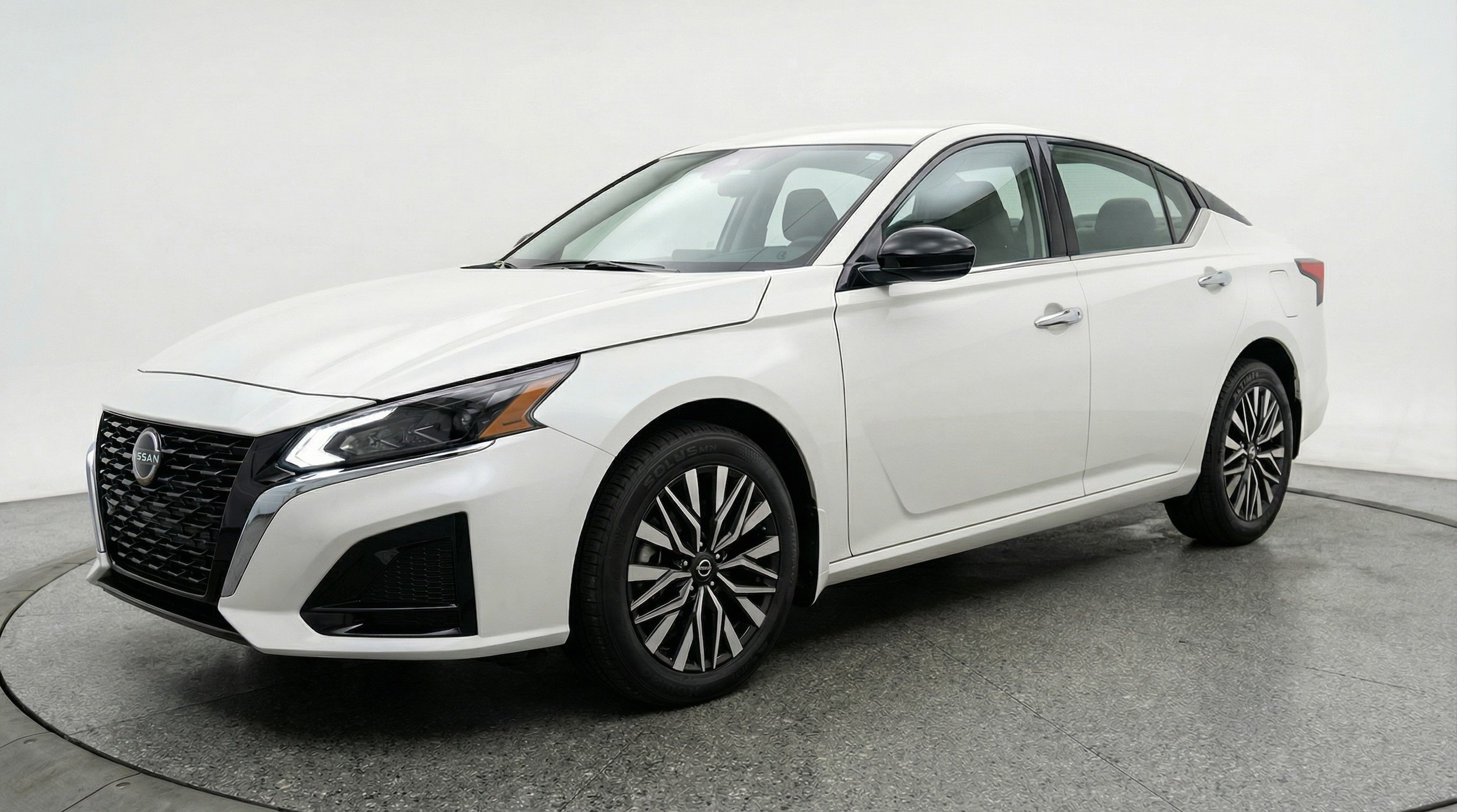 Thumbnail: 2025 Nissan Altima - 3