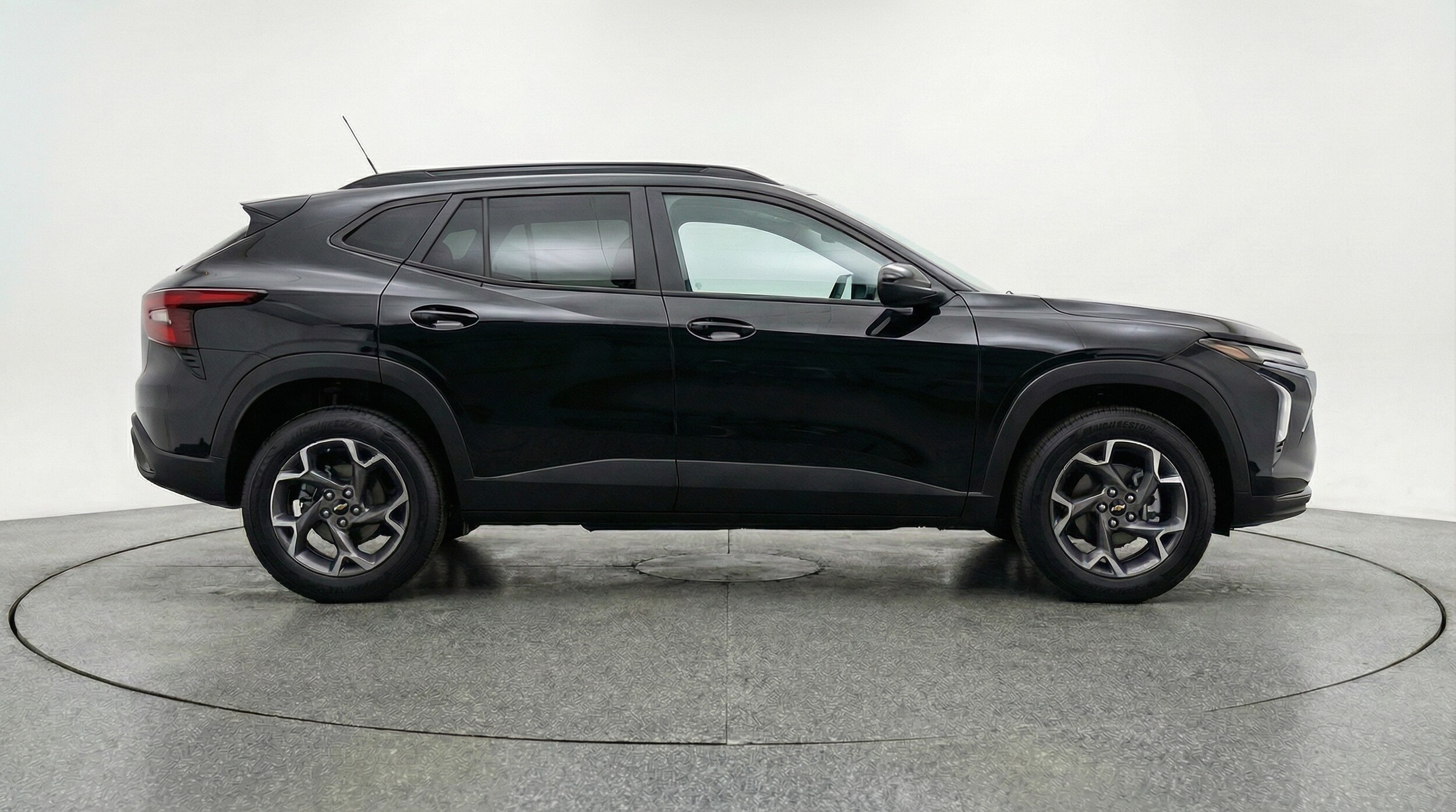 Thumbnail: 2025 Chevrolet Trax - 8