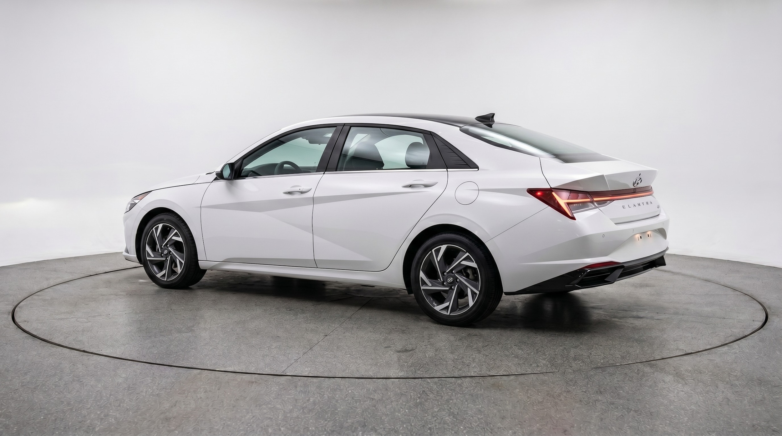 Thumbnail: 2025 Hyundai Elantra - 5