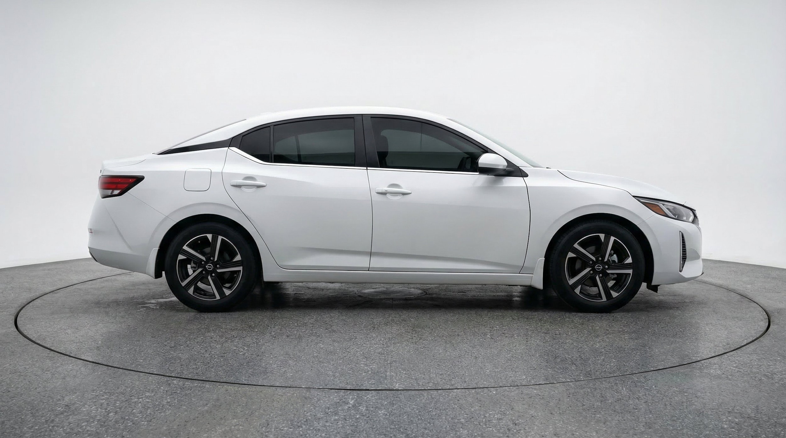 Thumbnail: 2025 Nissan Sentra - 10