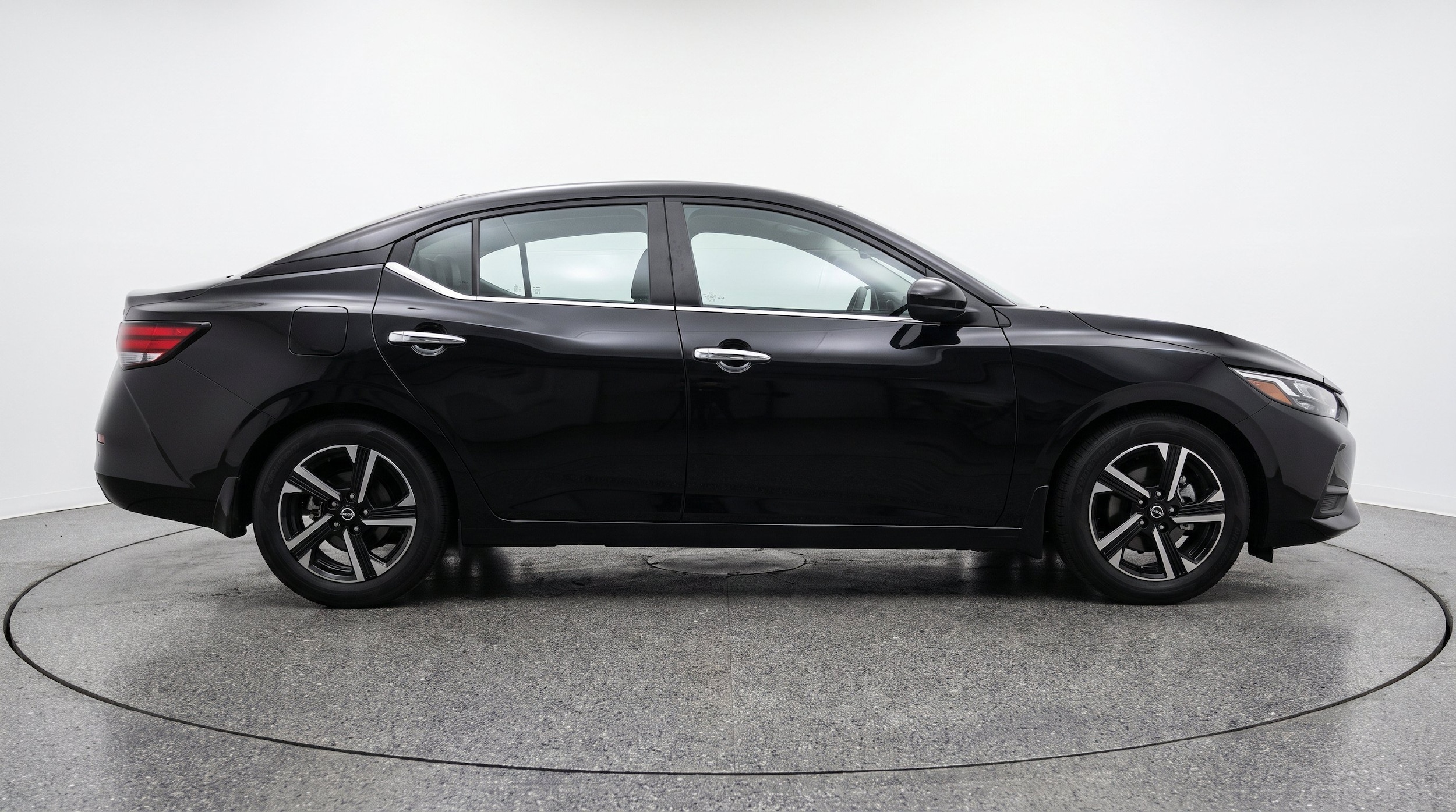 Thumbnail: 2025 Nissan Sentra - 10