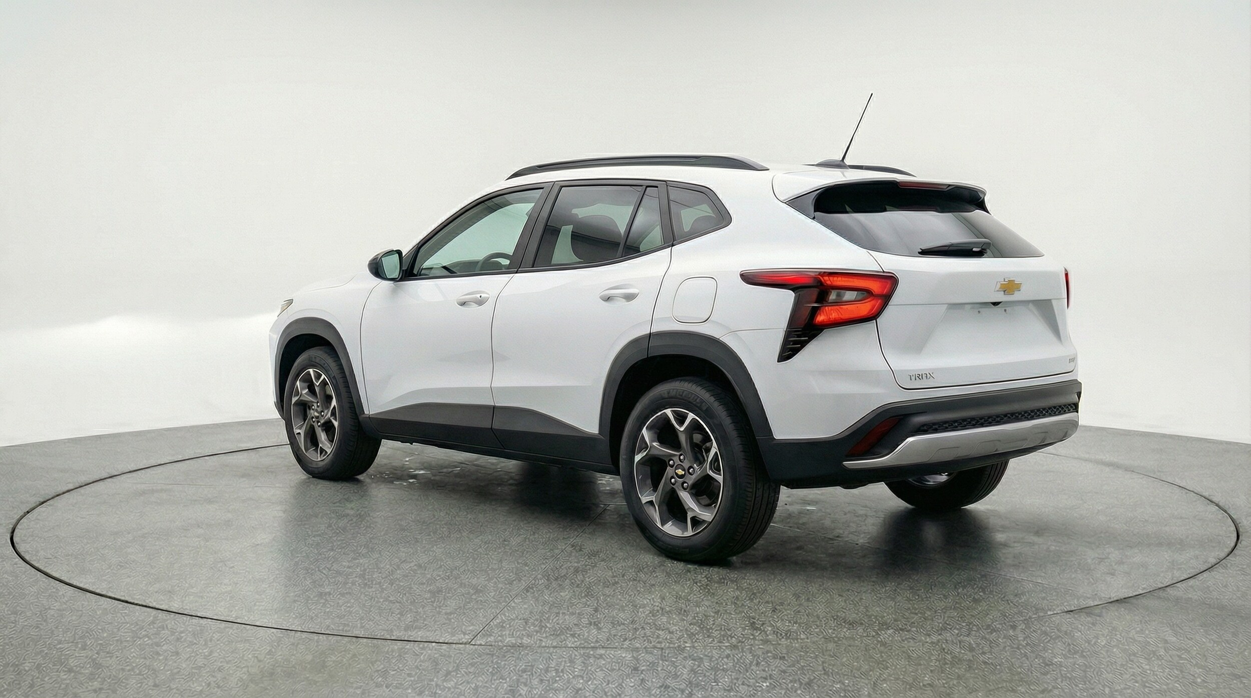 Thumbnail: 2025 Chevrolet Trax - 5