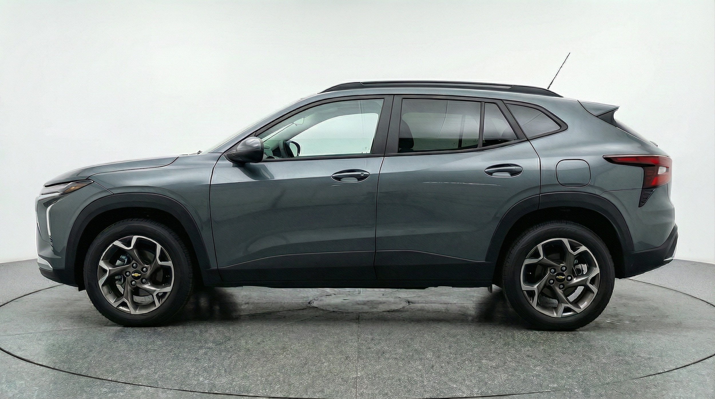 Thumbnail: 2025 Chevrolet Trax - 4