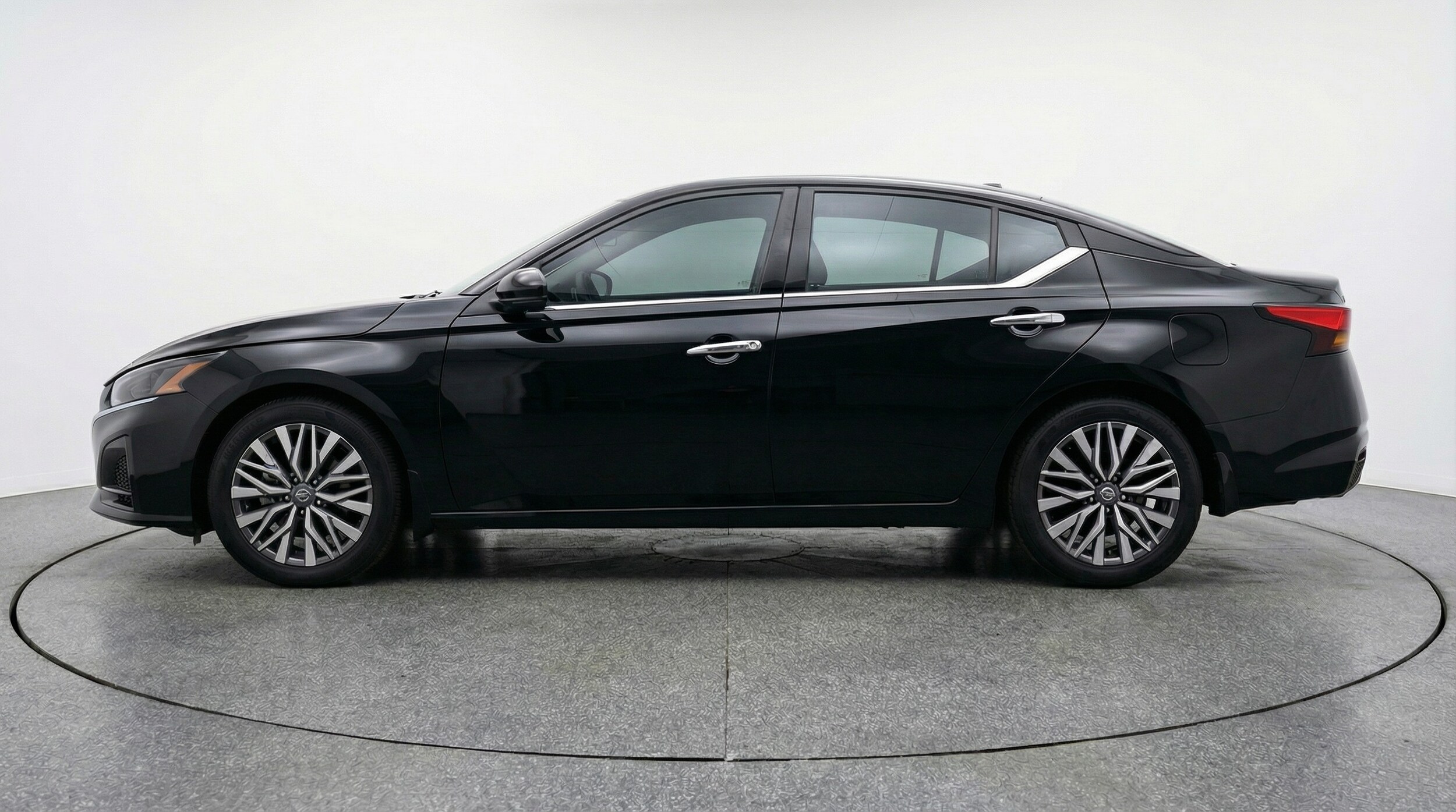 Thumbnail: 2025 Nissan Altima - 4