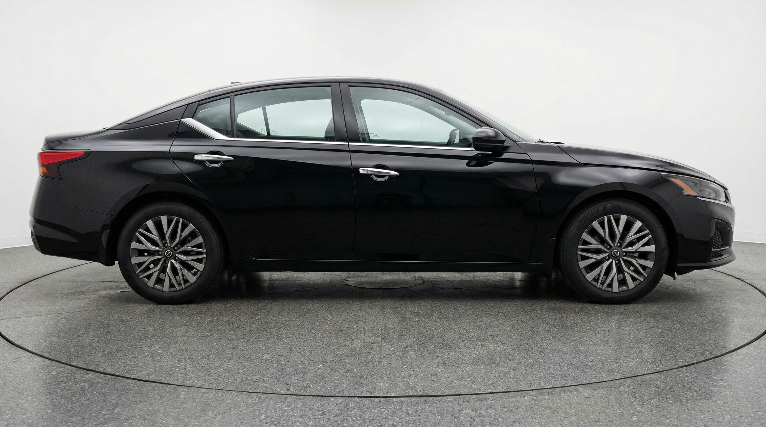 Thumbnail: 2025 Nissan Altima - 8