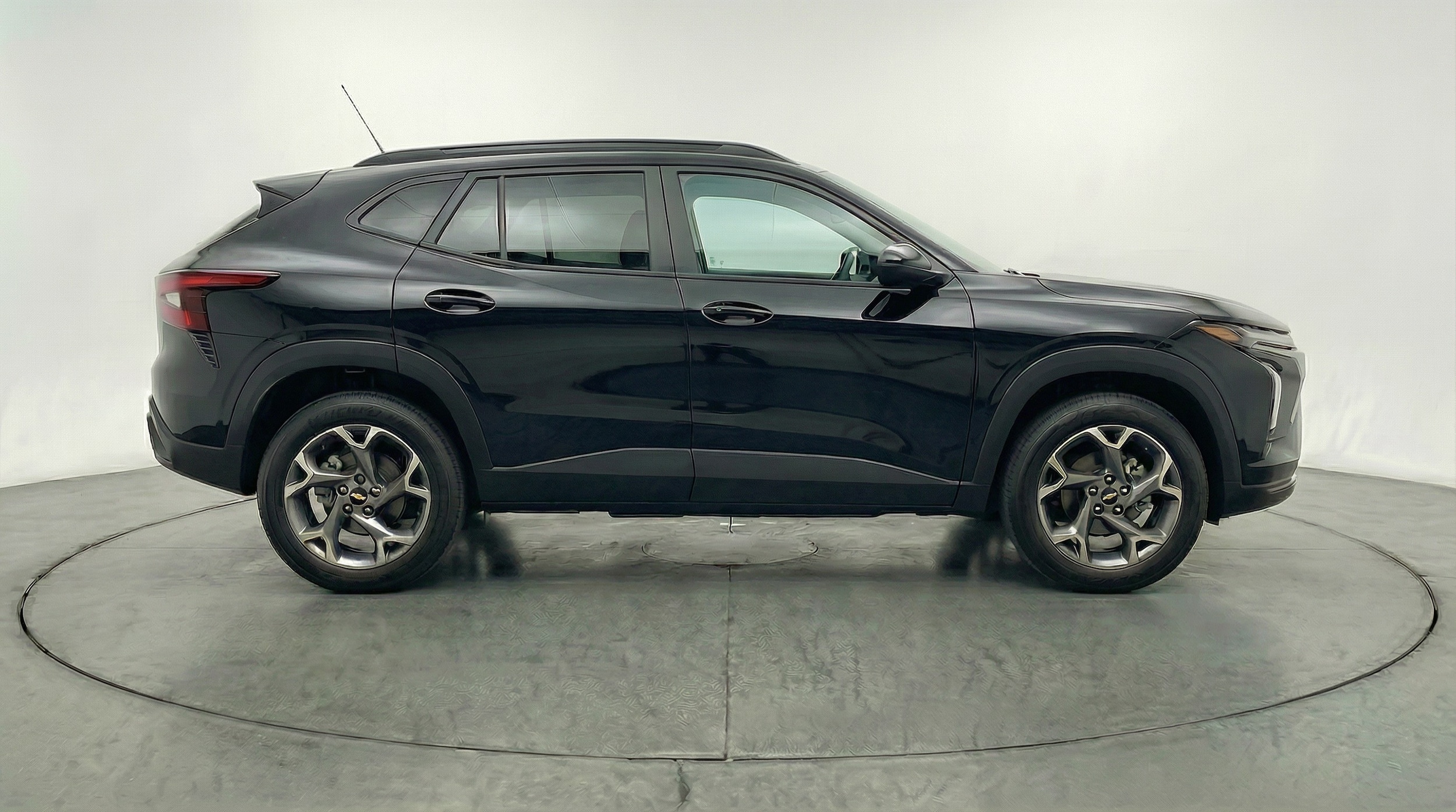 Thumbnail: 2025 Chevrolet Trax - 8