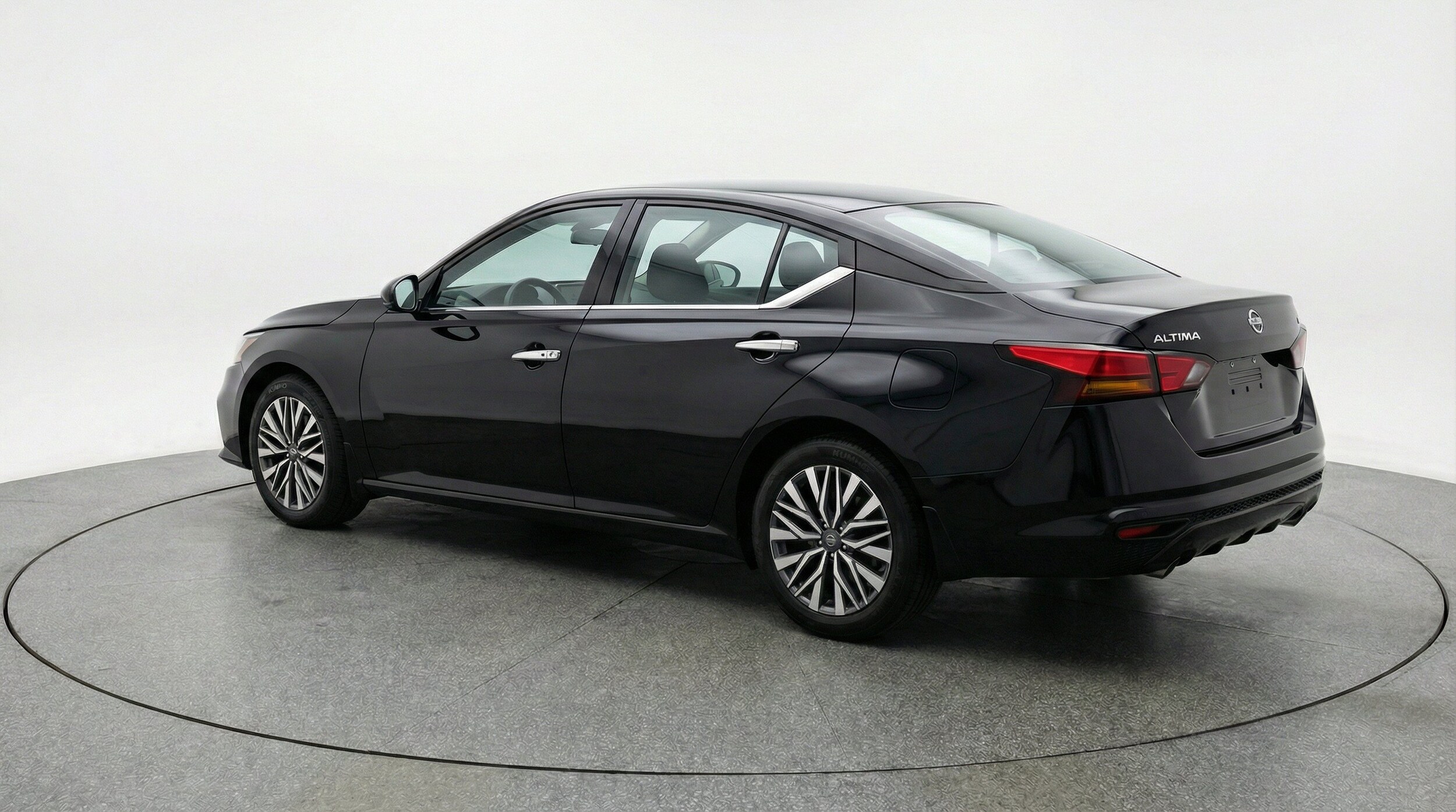 Thumbnail: 2025 Nissan Altima - 6
