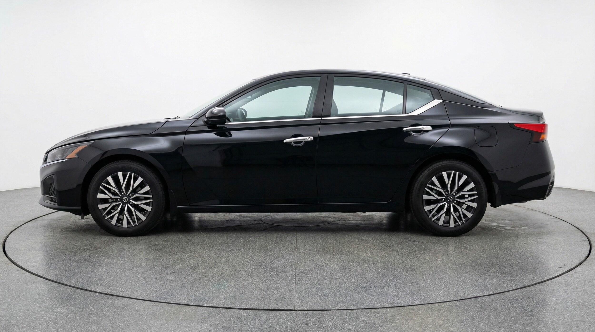 Thumbnail: 2025 Nissan Altima - 4