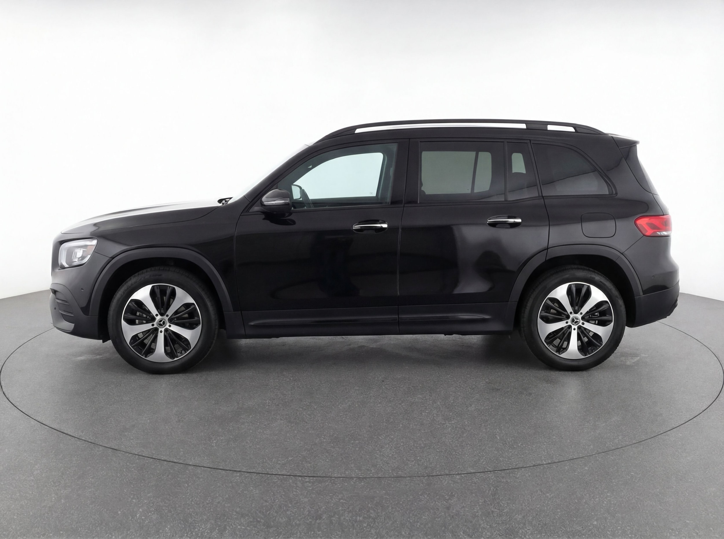 Thumbnail: 2025 Mercedes-Benz GLB - 4