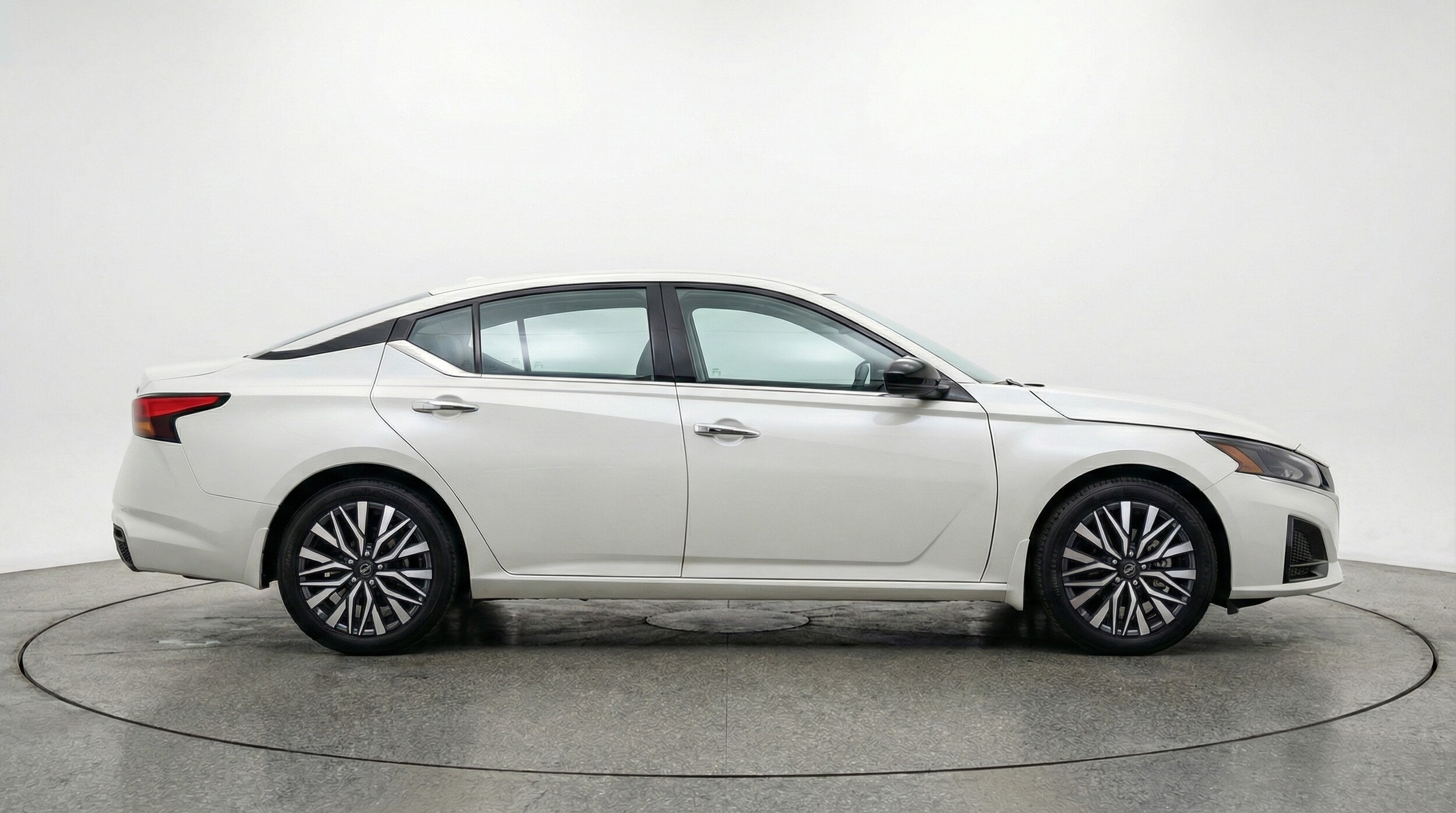 Thumbnail: 2025 Nissan Altima - 8