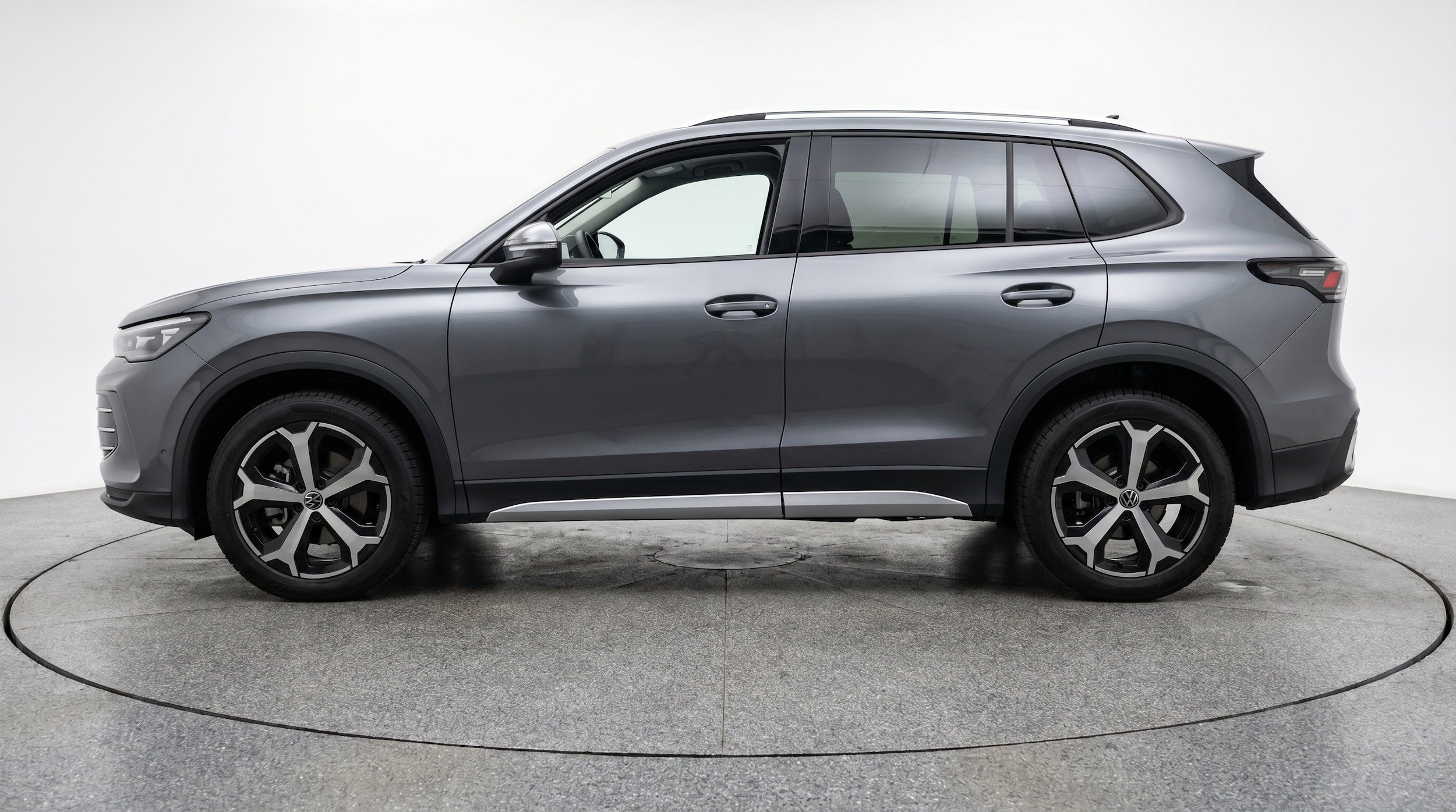 Thumbnail: 2026 Volkswagen Tiguan - 5