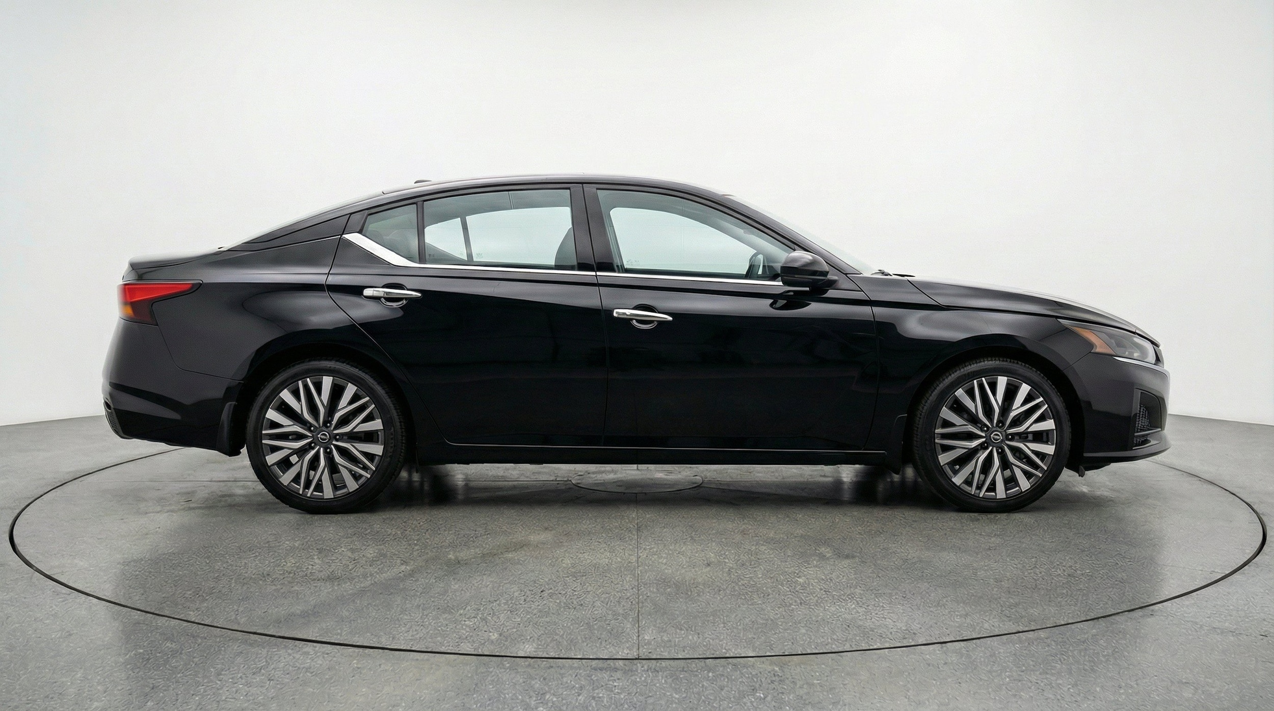 Thumbnail: 2025 Nissan Altima - 11