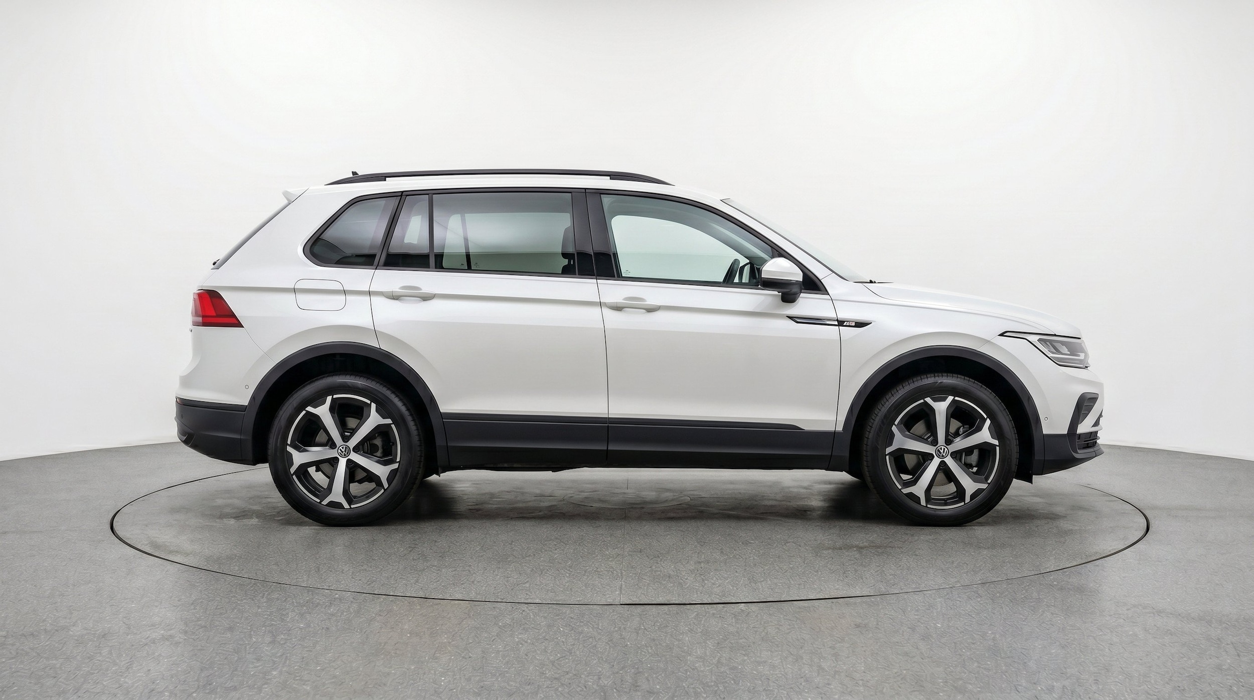 Thumbnail: 2026 Volkswagen Tiguan - 11