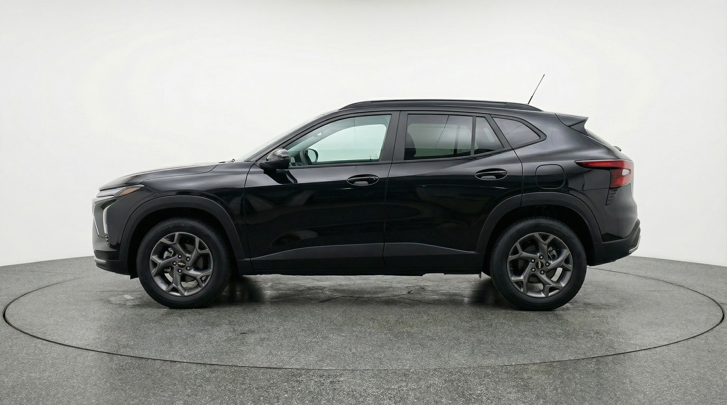 Thumbnail: 2025 Chevrolet Trax - 4