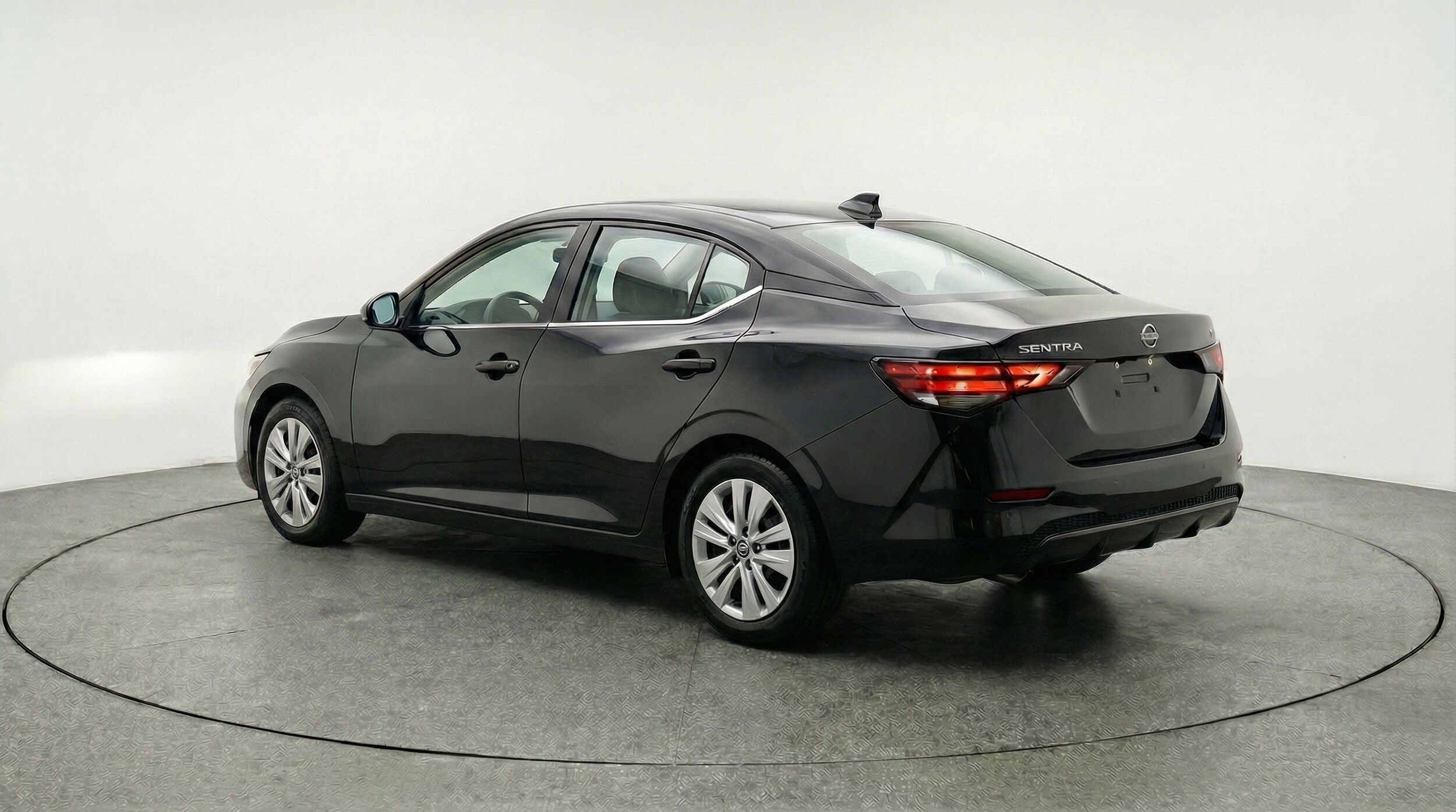 Thumbnail: 2025 Nissan Sentra - 5