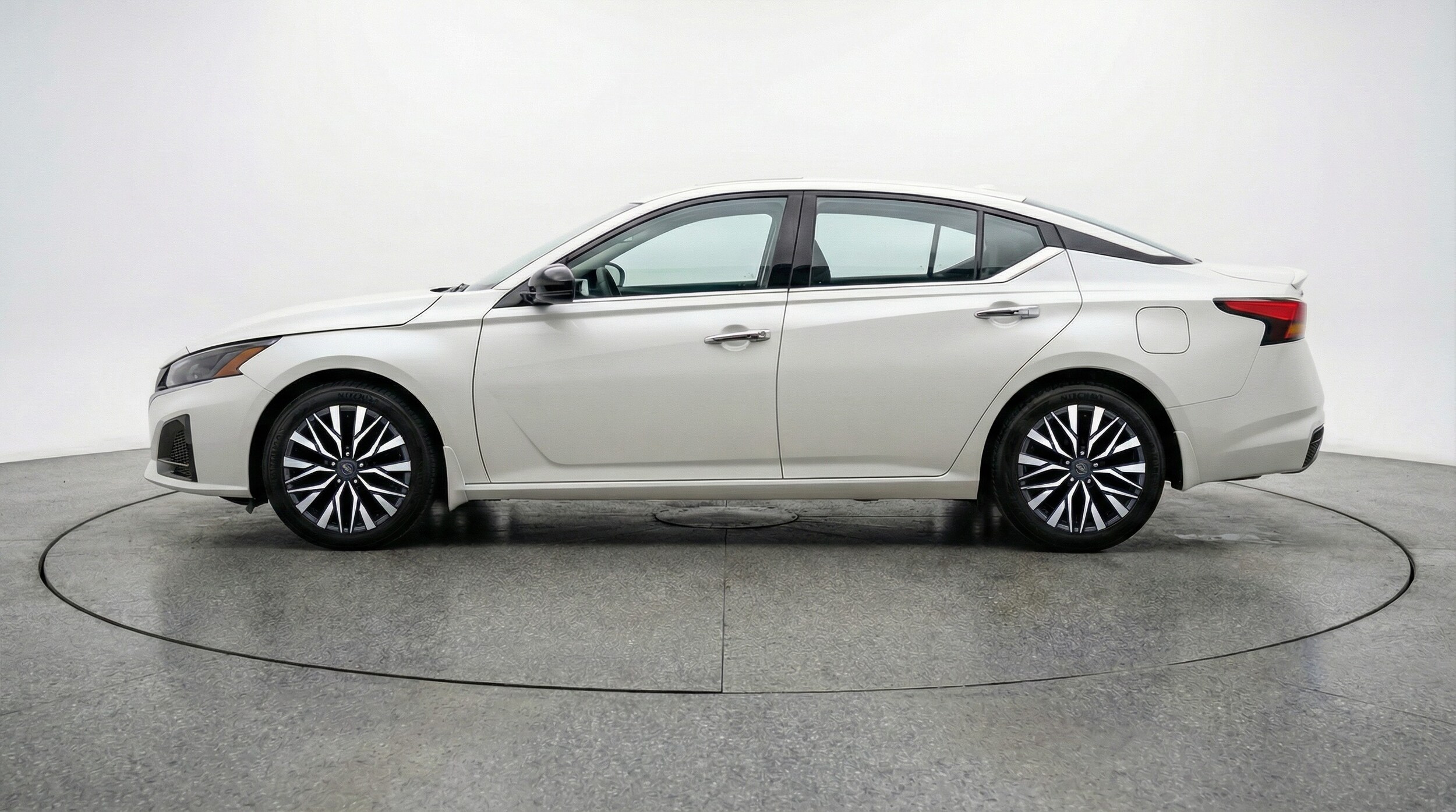 Thumbnail: 2025 Nissan Altima - 4