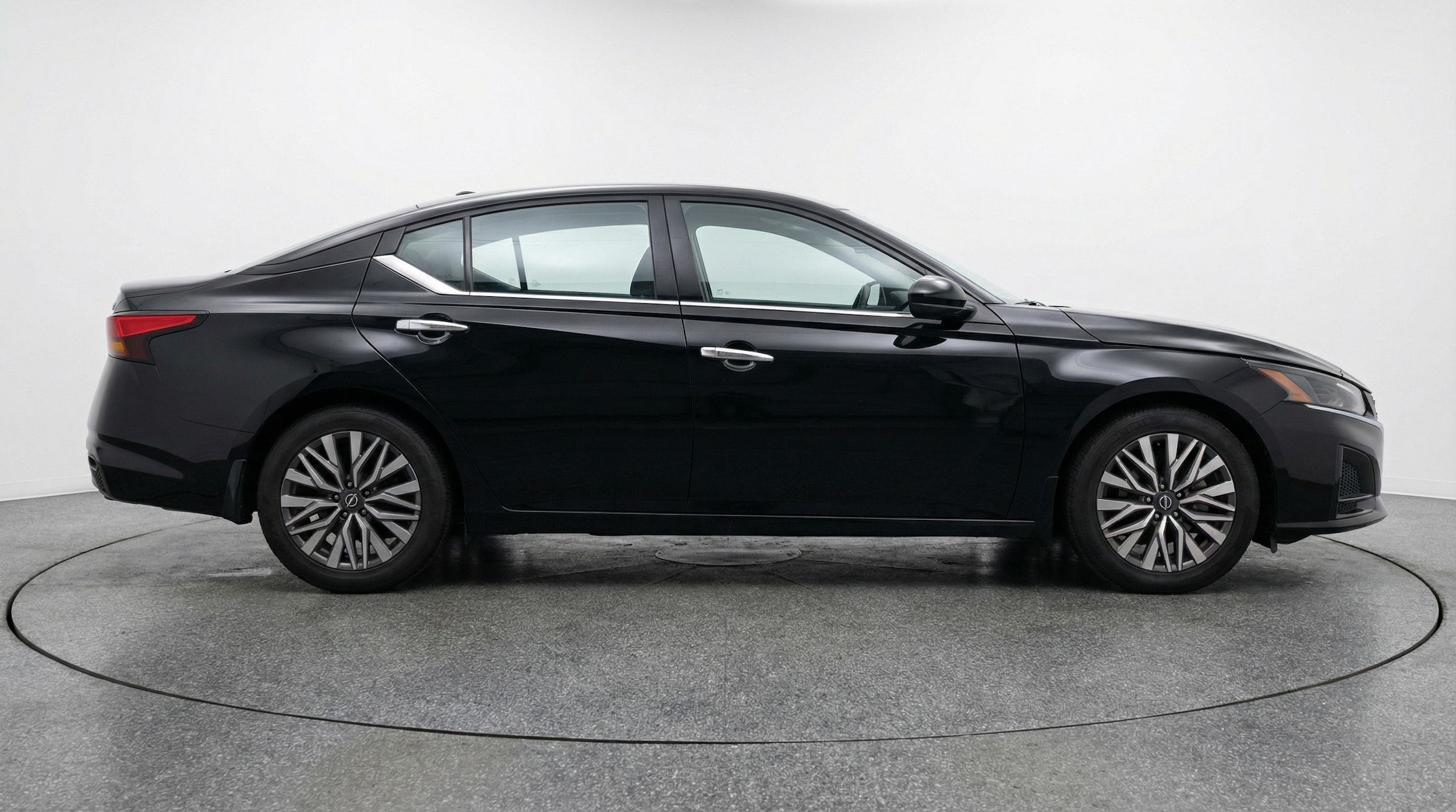 Thumbnail: 2025 Nissan Altima - 8