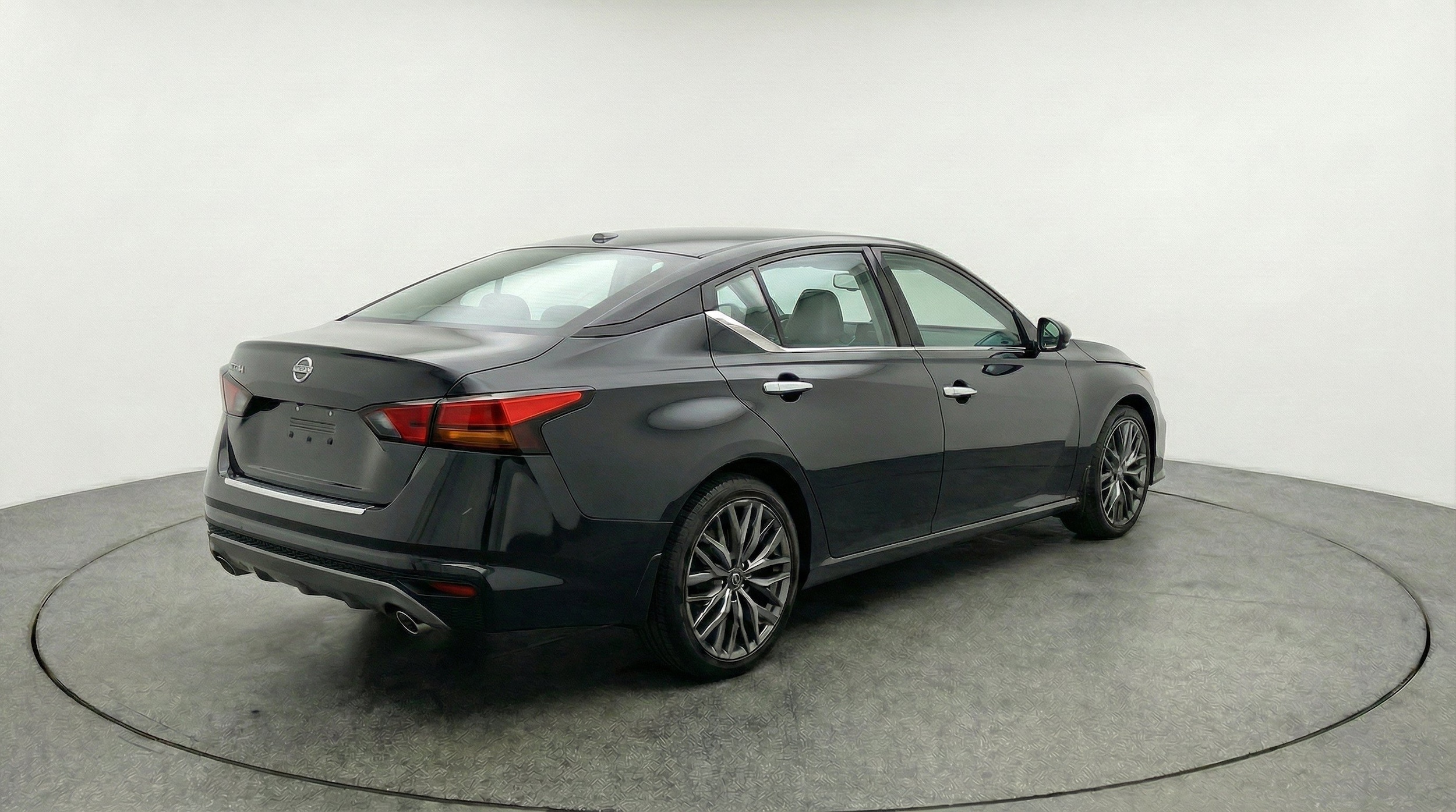 Thumbnail: 2025 Nissan Altima - 9