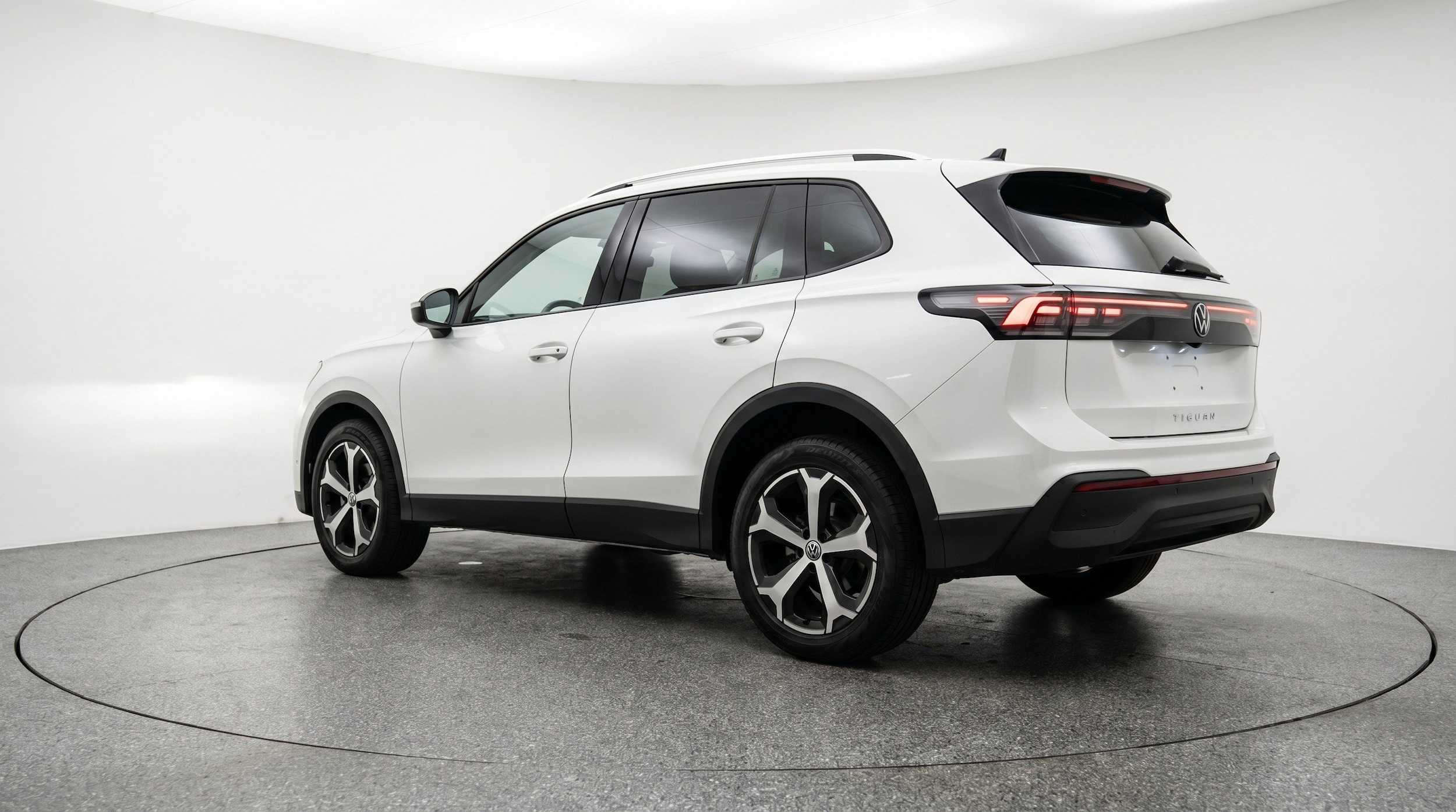 Thumbnail: 2026 Volkswagen Tiguan - 6