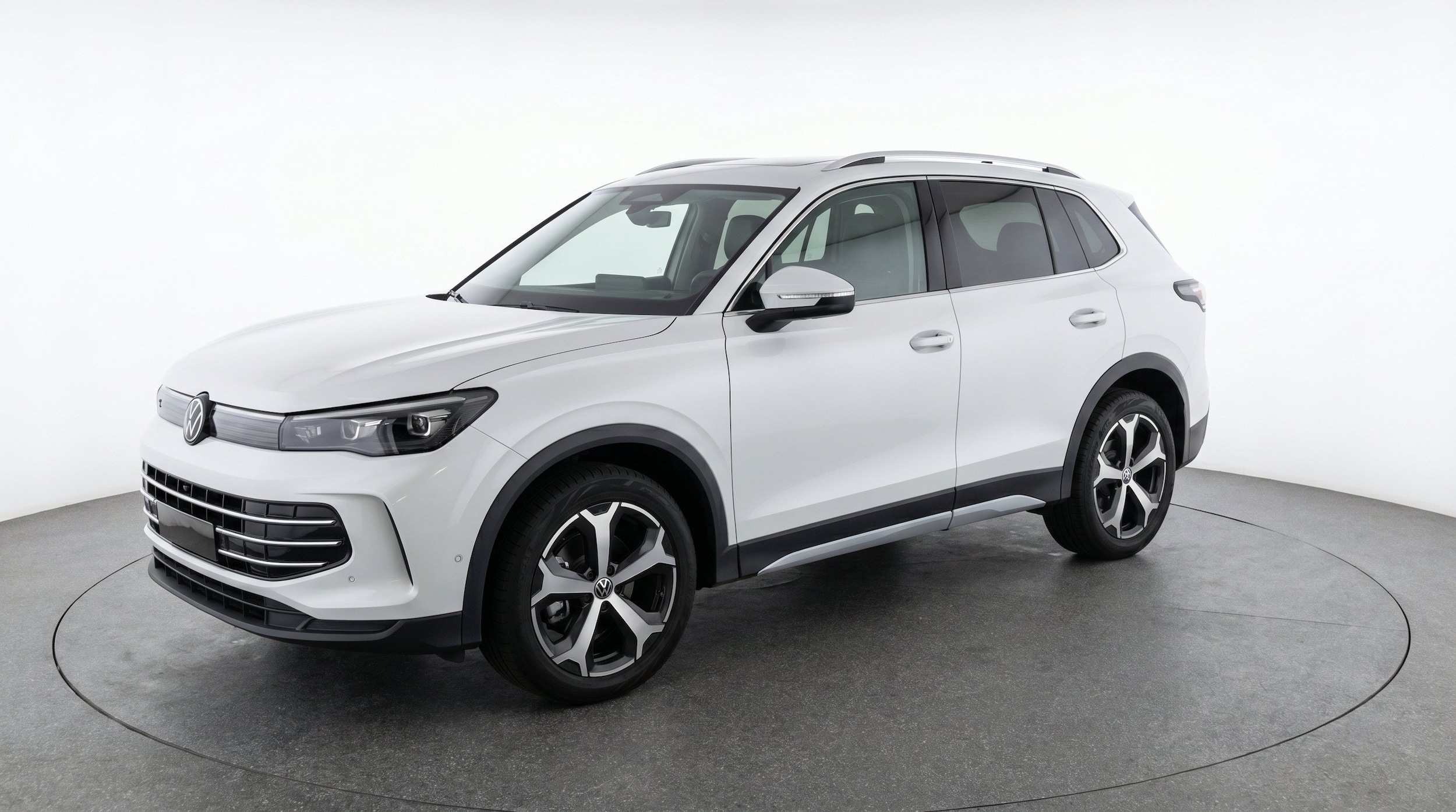 Thumbnail: 2026 Volkswagen Tiguan - 3