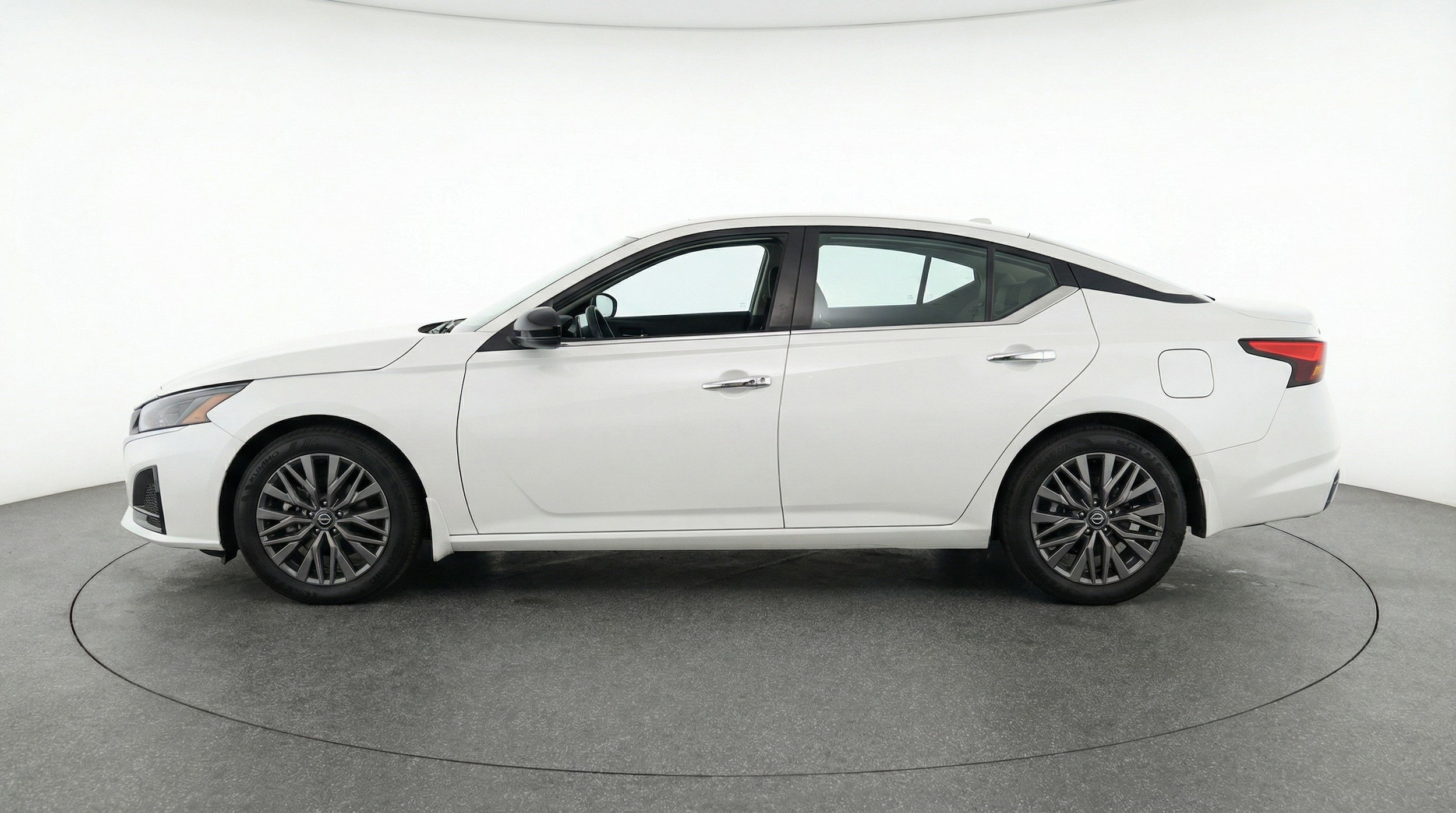 Thumbnail: 2025 Nissan Altima - 5