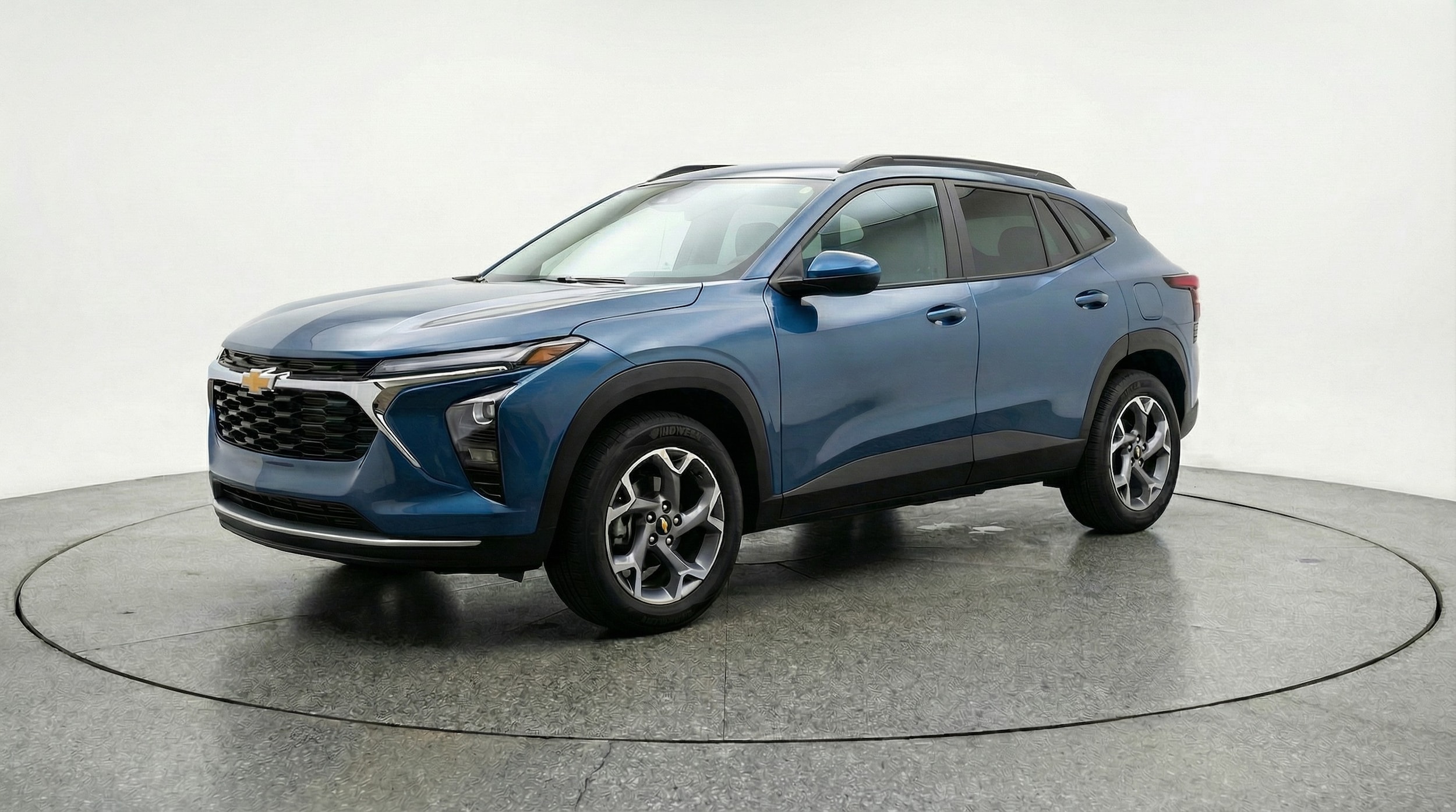 Thumbnail: 2025 Chevrolet Trax - 3