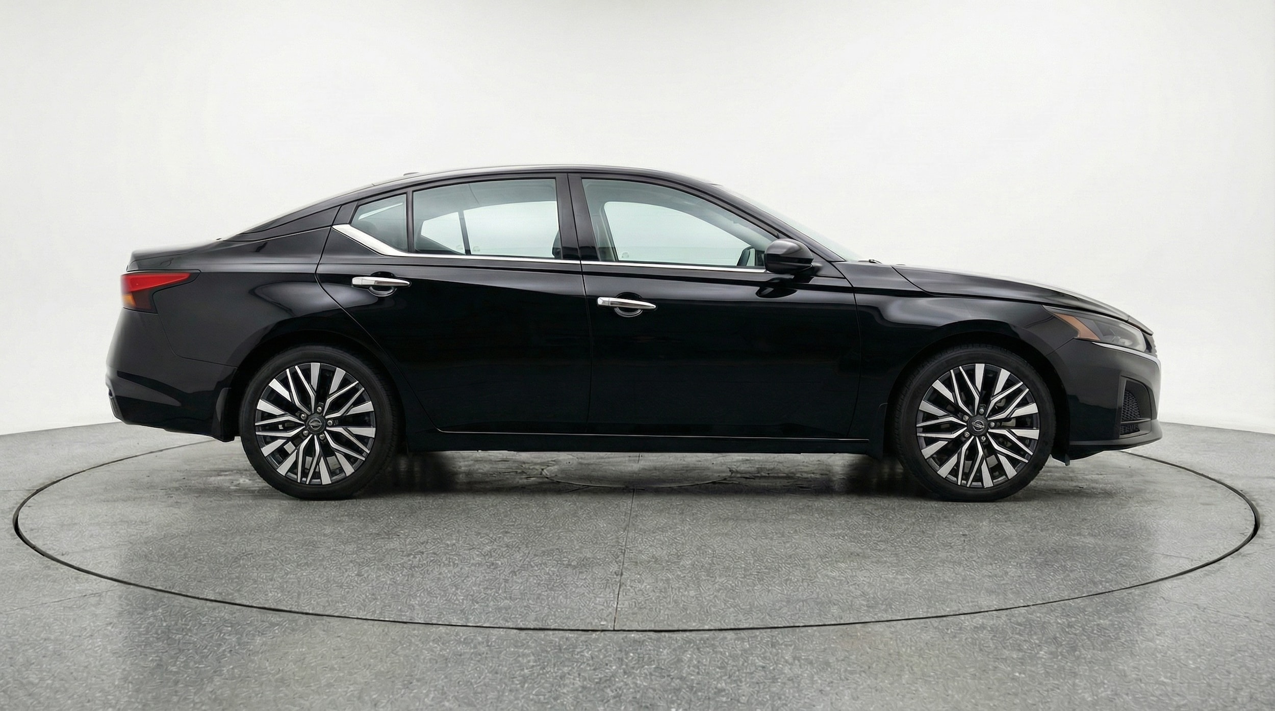 Thumbnail: 2025 Nissan Altima - 8