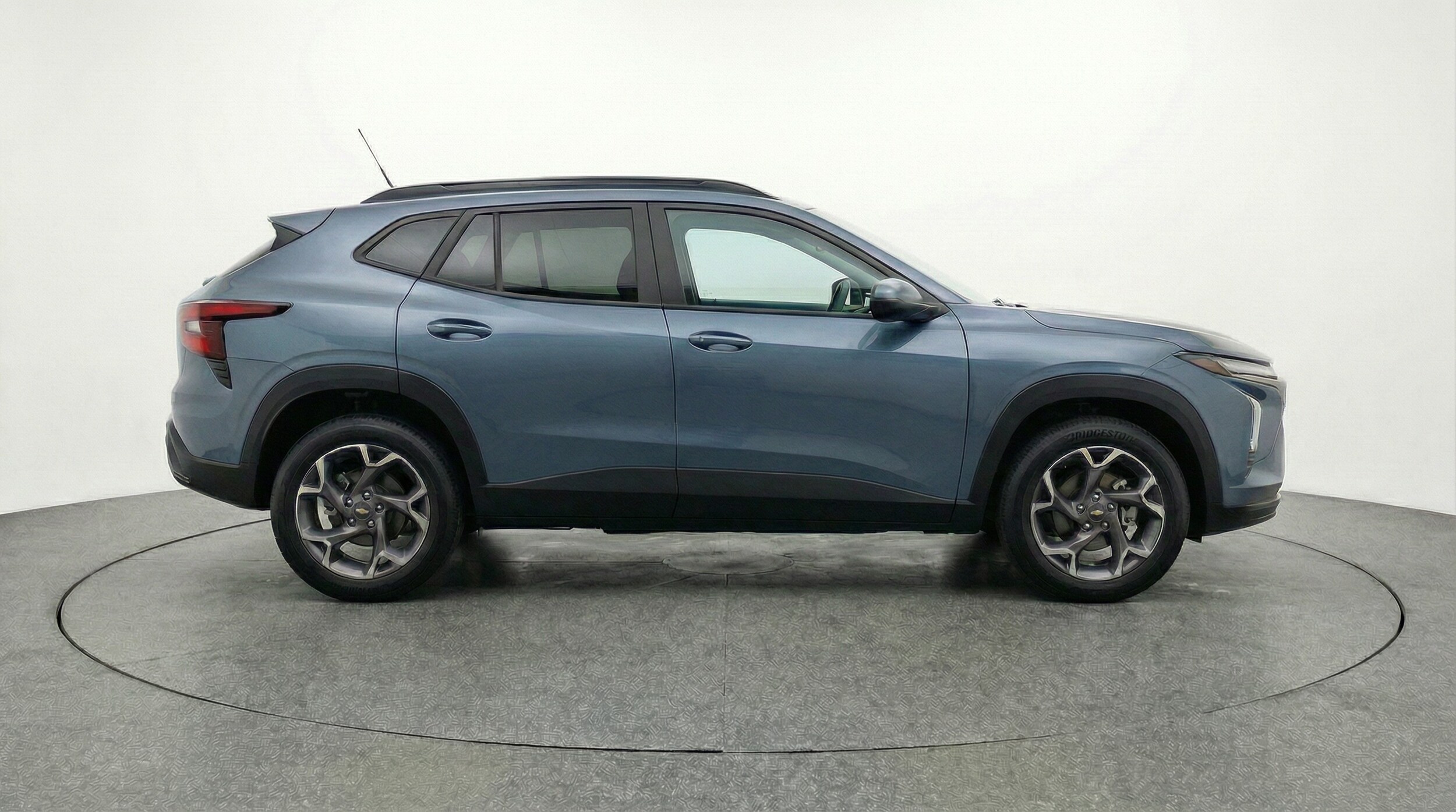 Thumbnail: 2025 Chevrolet Trax - 8