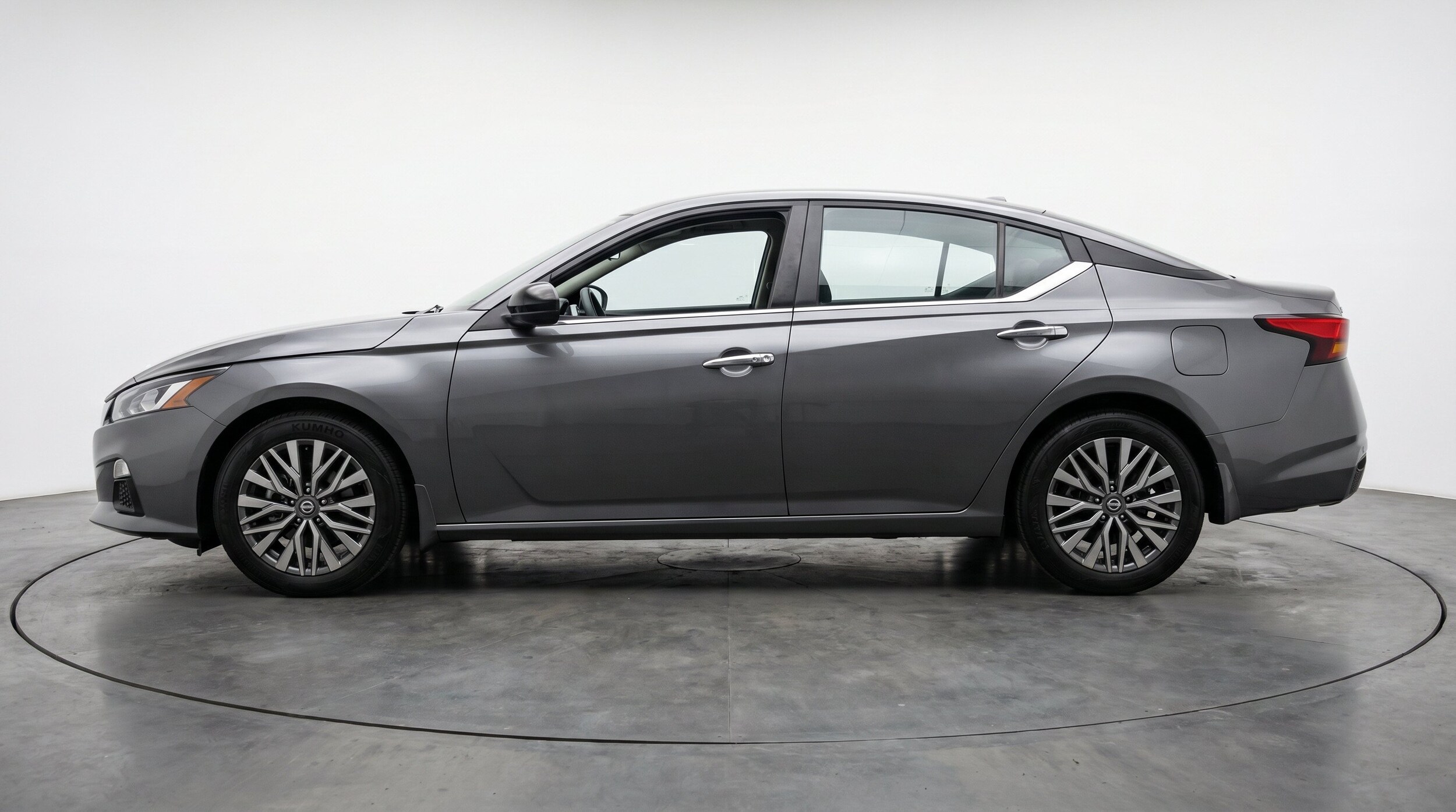Thumbnail: 2025 Nissan Altima - 5