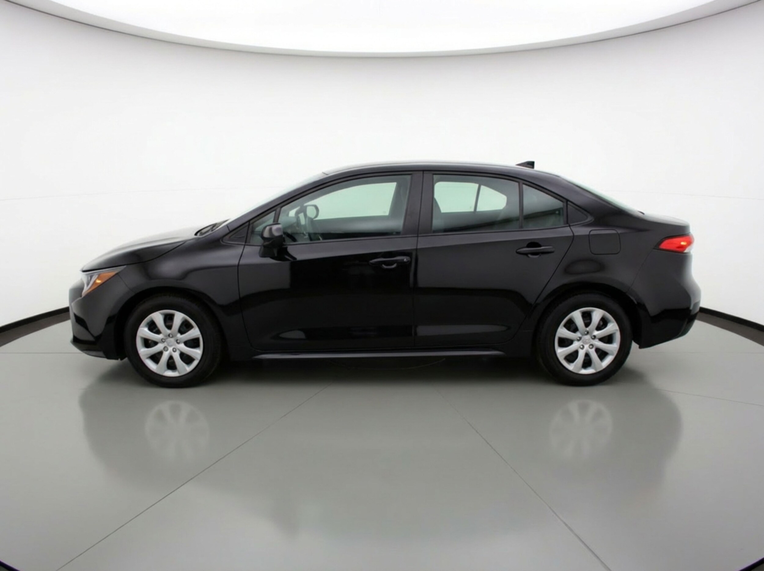 Thumbnail: 2025 Toyota Corolla - 4