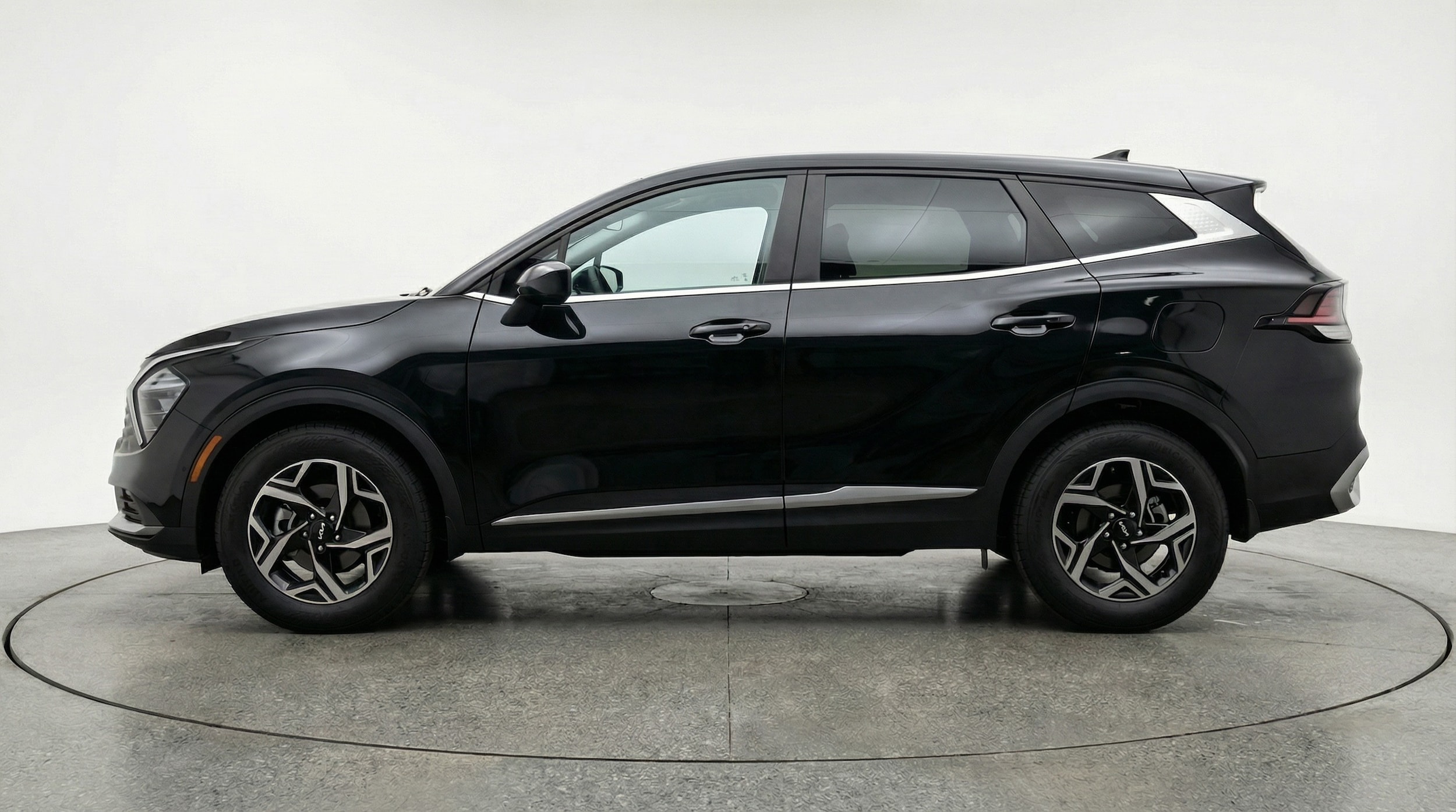 Thumbnail: 2025 Kia Sportage - 4