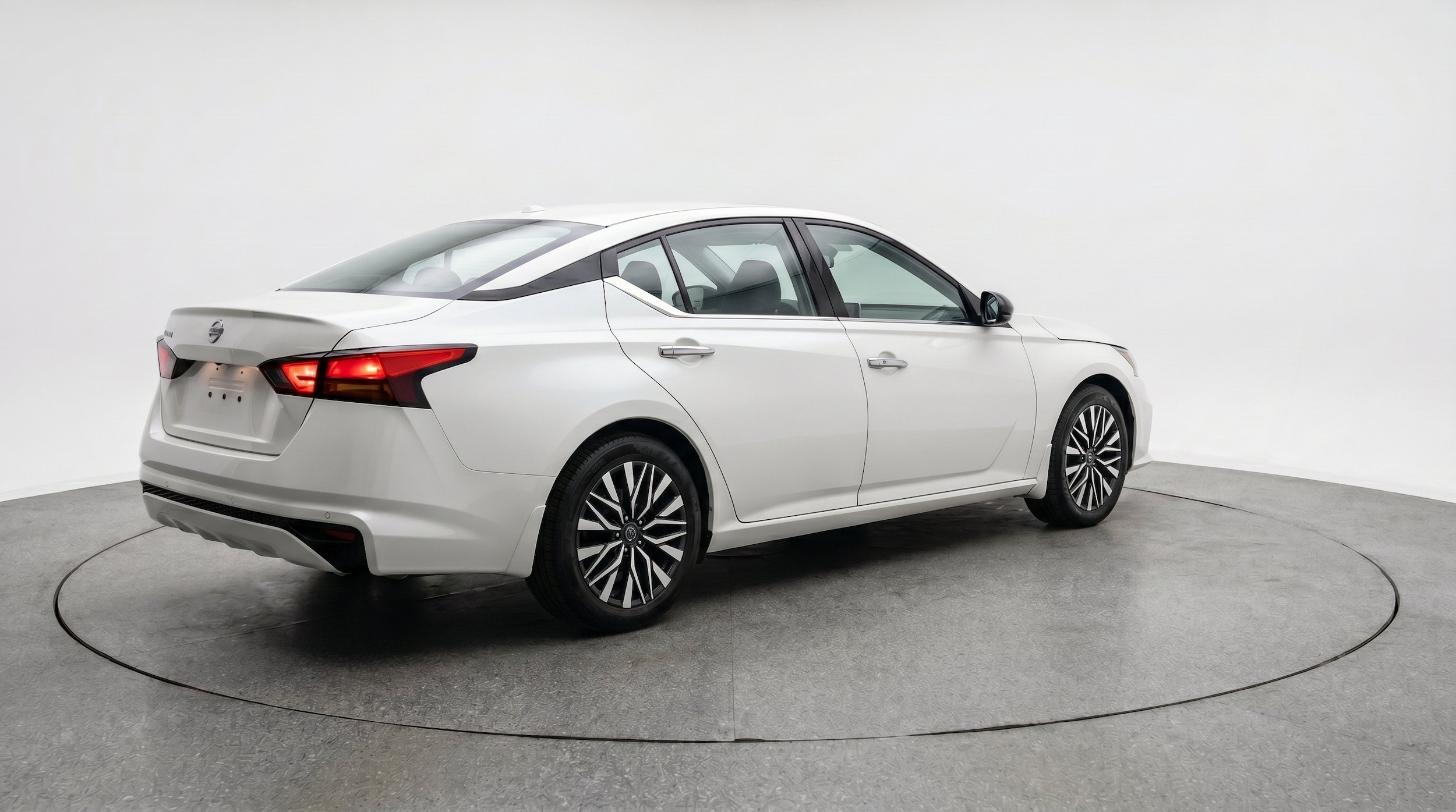 Thumbnail: 2025 Nissan Altima - 9