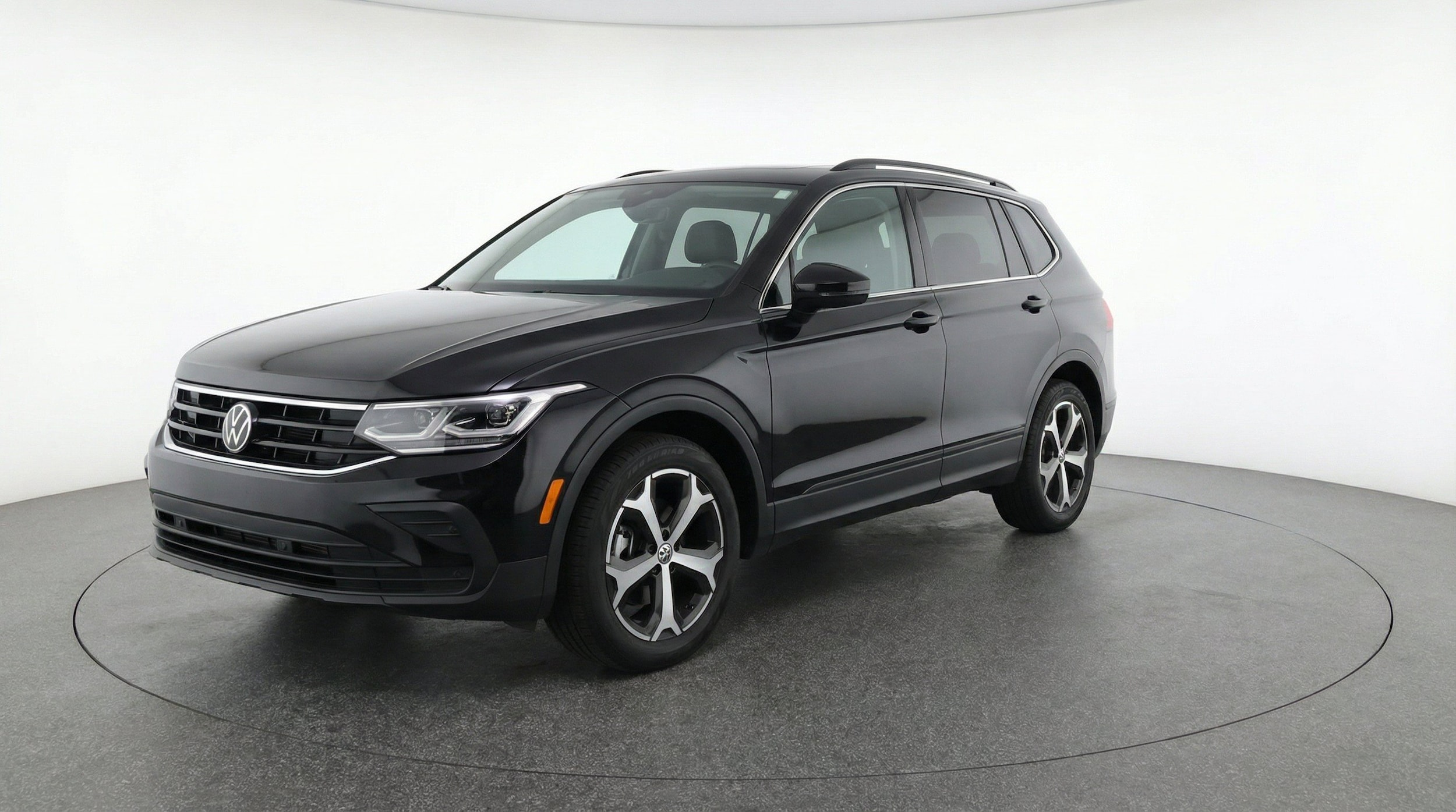 Thumbnail: 2026 Volkswagen Tiguan - 3