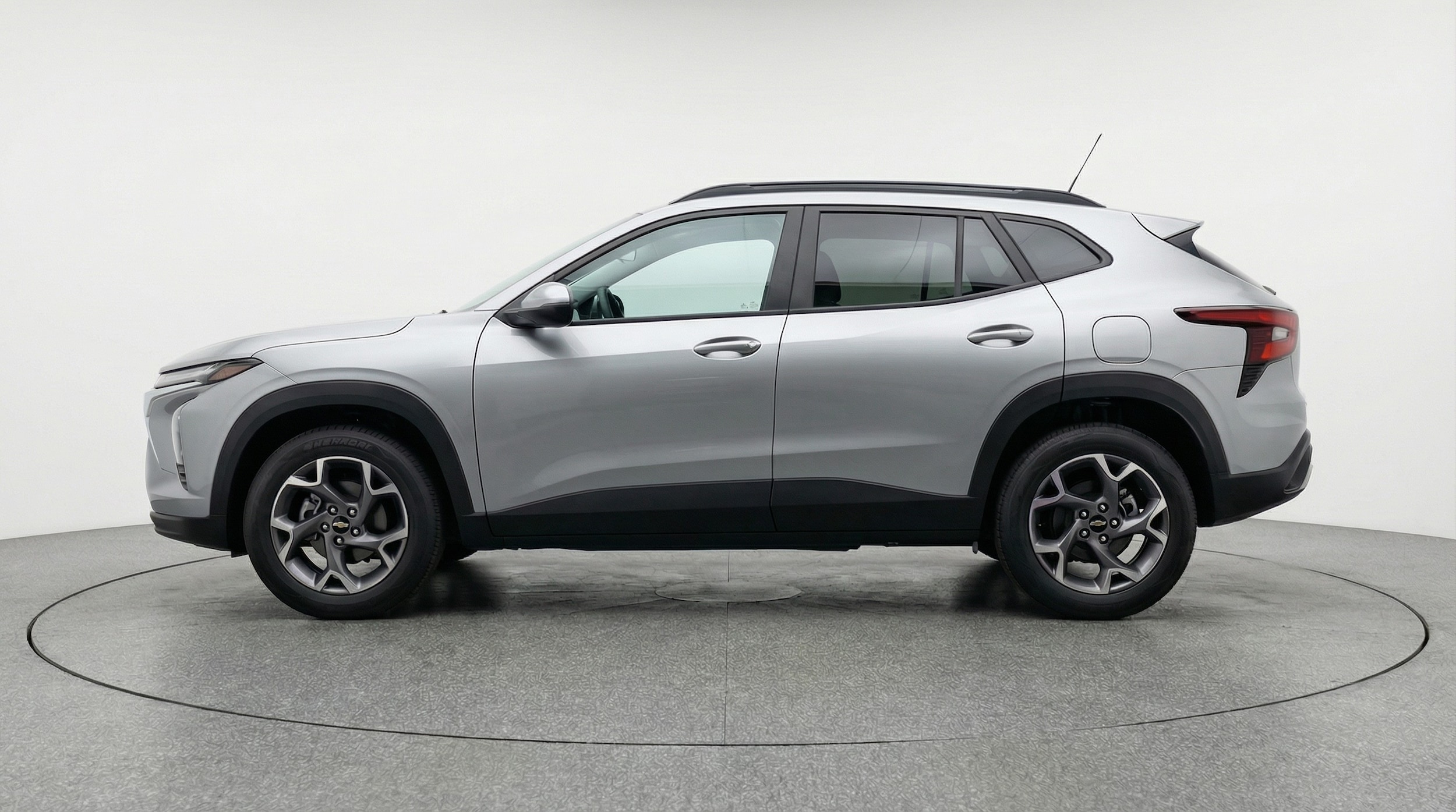 Thumbnail: 2025 Chevrolet Trax - 4