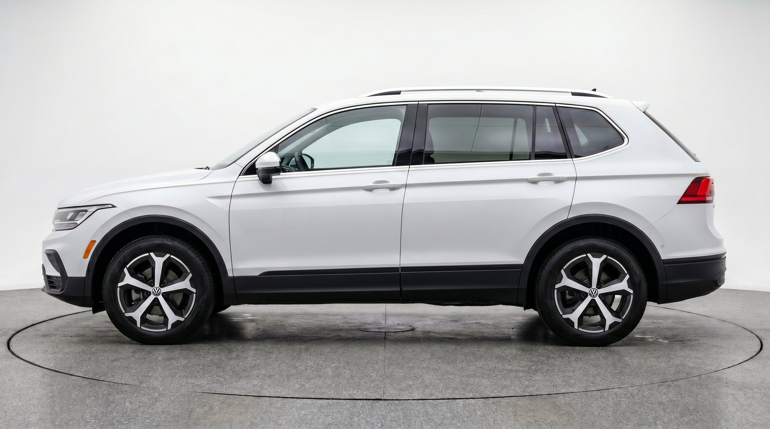 Thumbnail: 2026 Volkswagen Tiguan - 5