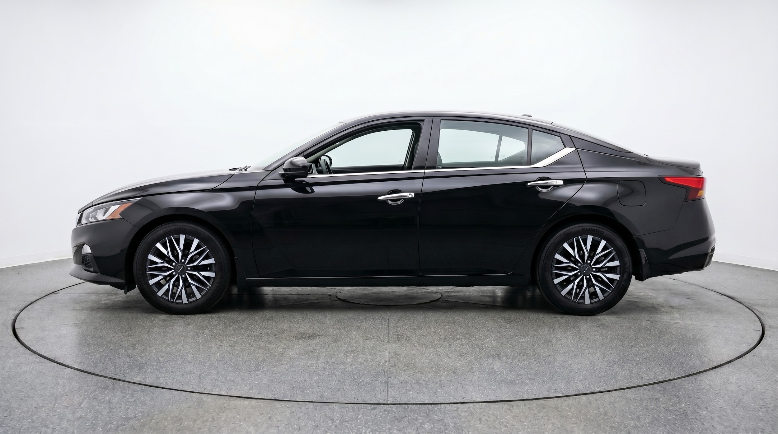 Thumbnail: 2025 Nissan Altima - 4