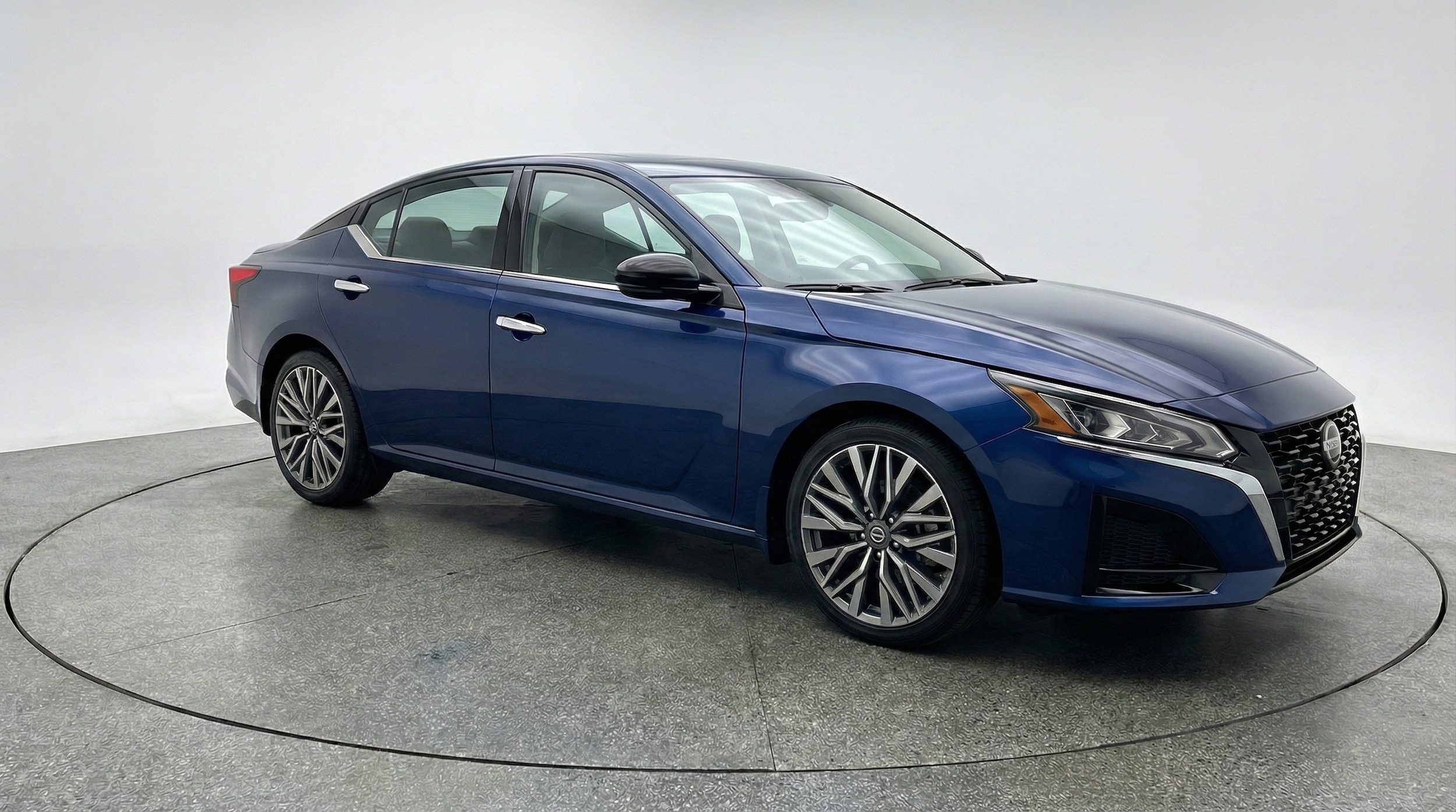 Thumbnail: 2025 Nissan Altima - 1