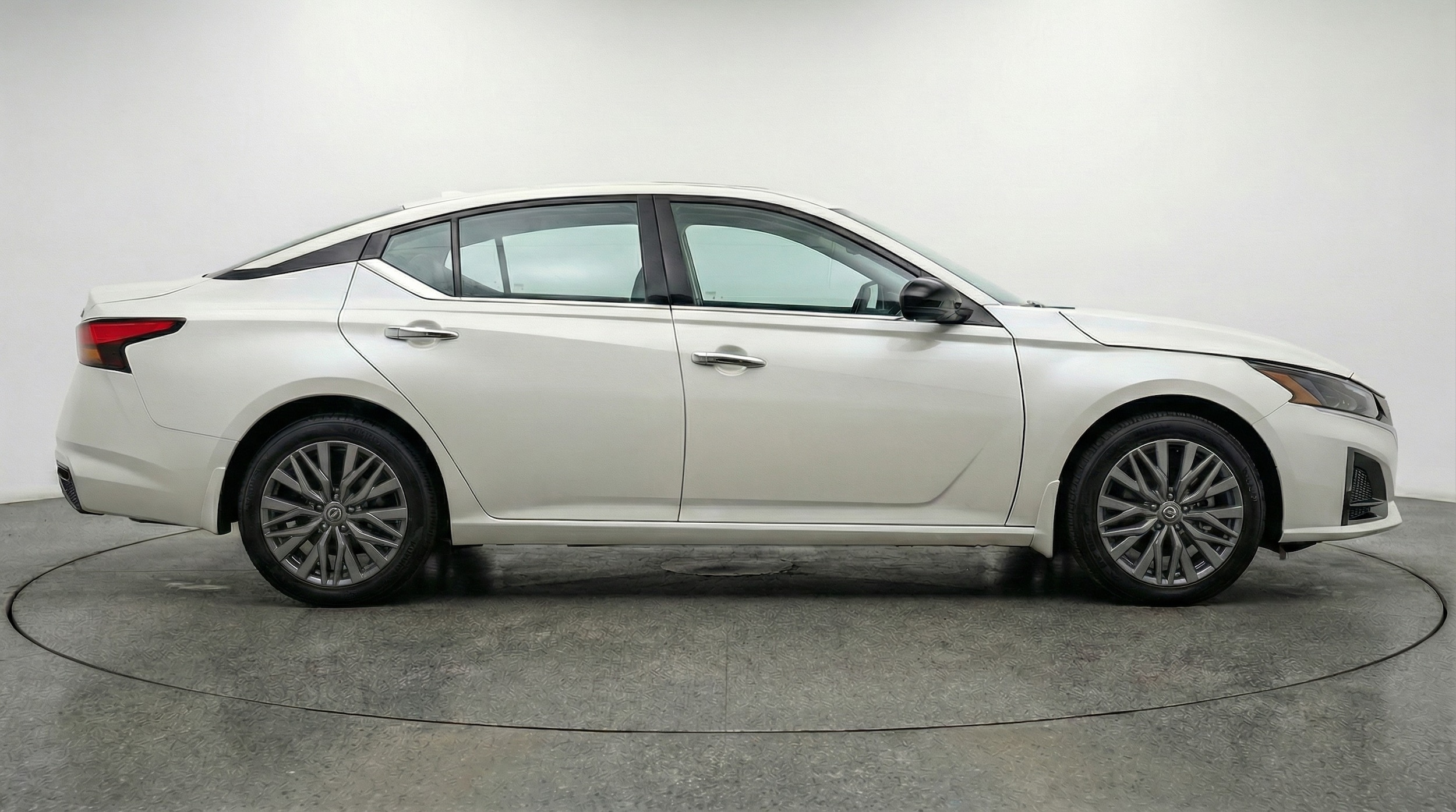 Thumbnail: 2025 Nissan Altima - 8