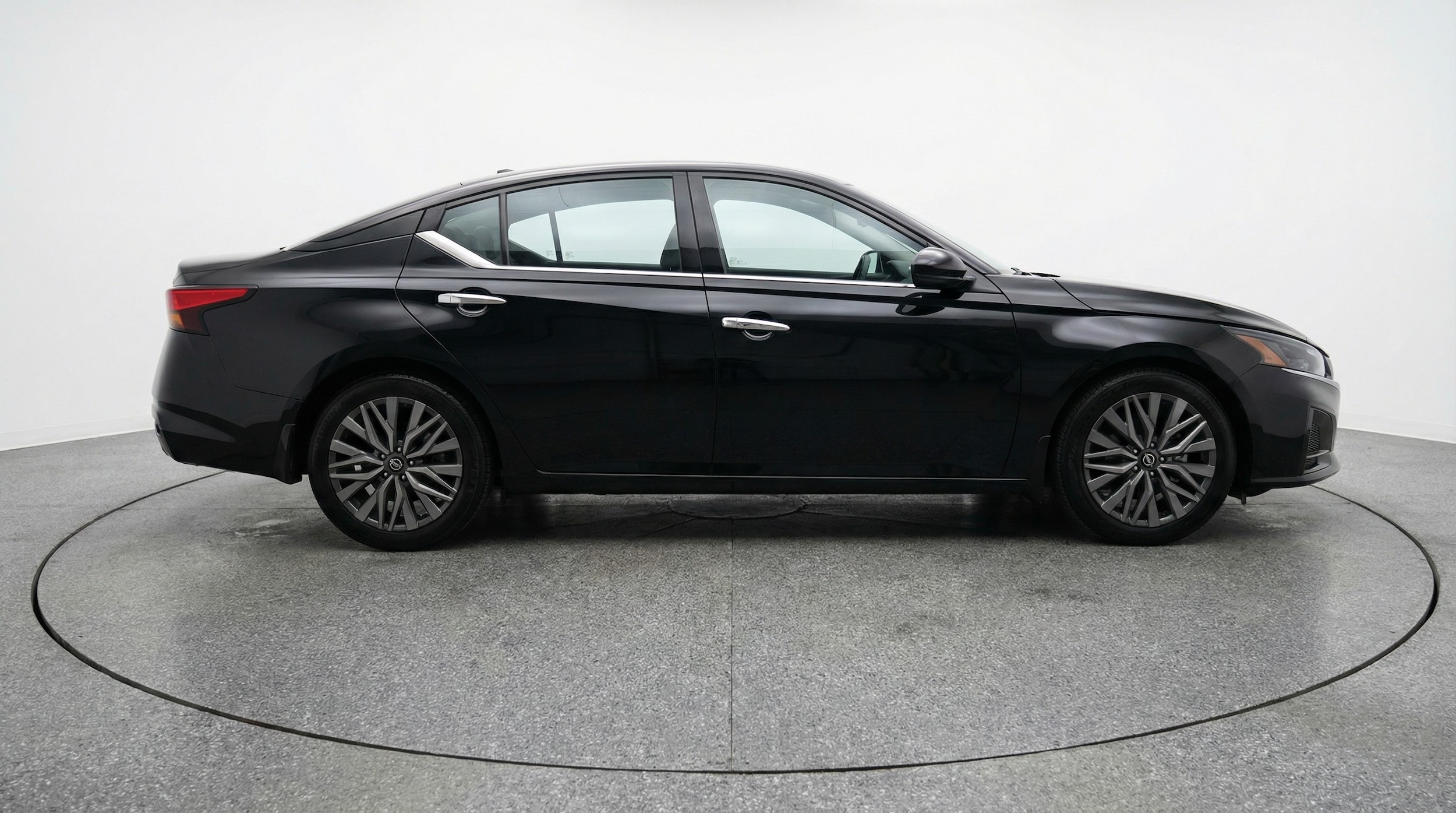 Thumbnail: 2025 Nissan Altima - 8