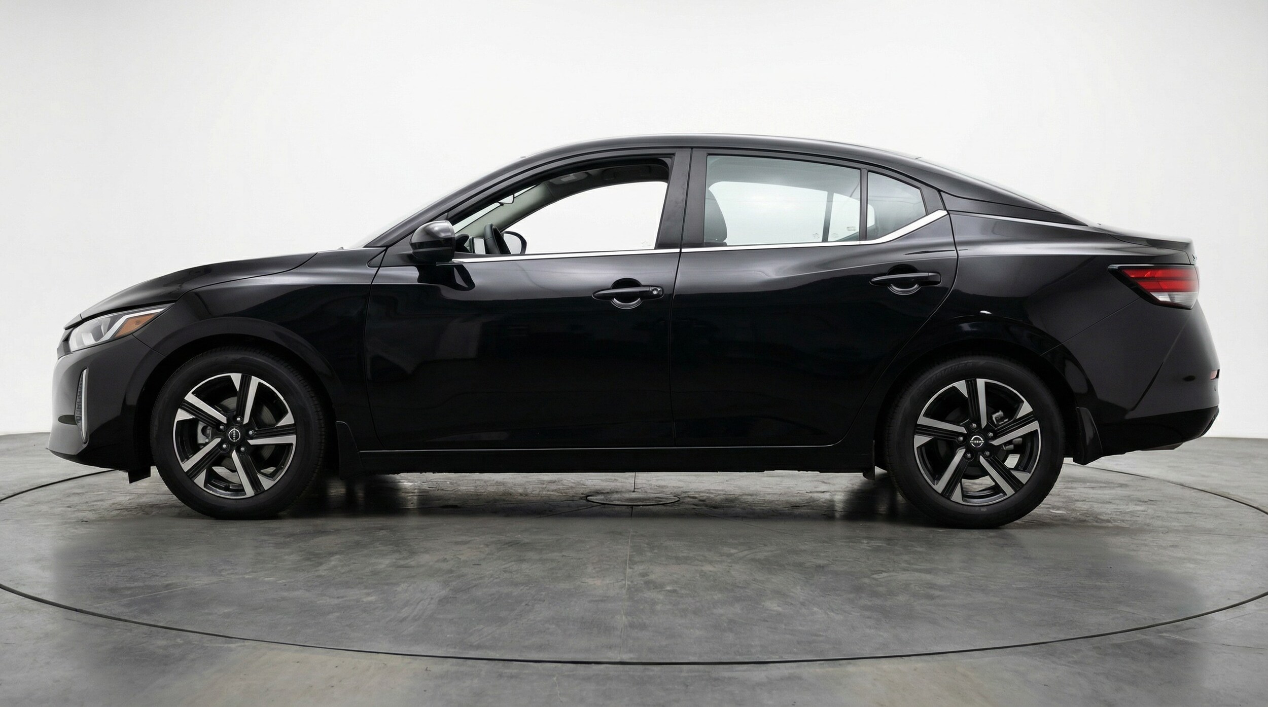 Thumbnail: 2025 Nissan Sentra - 4