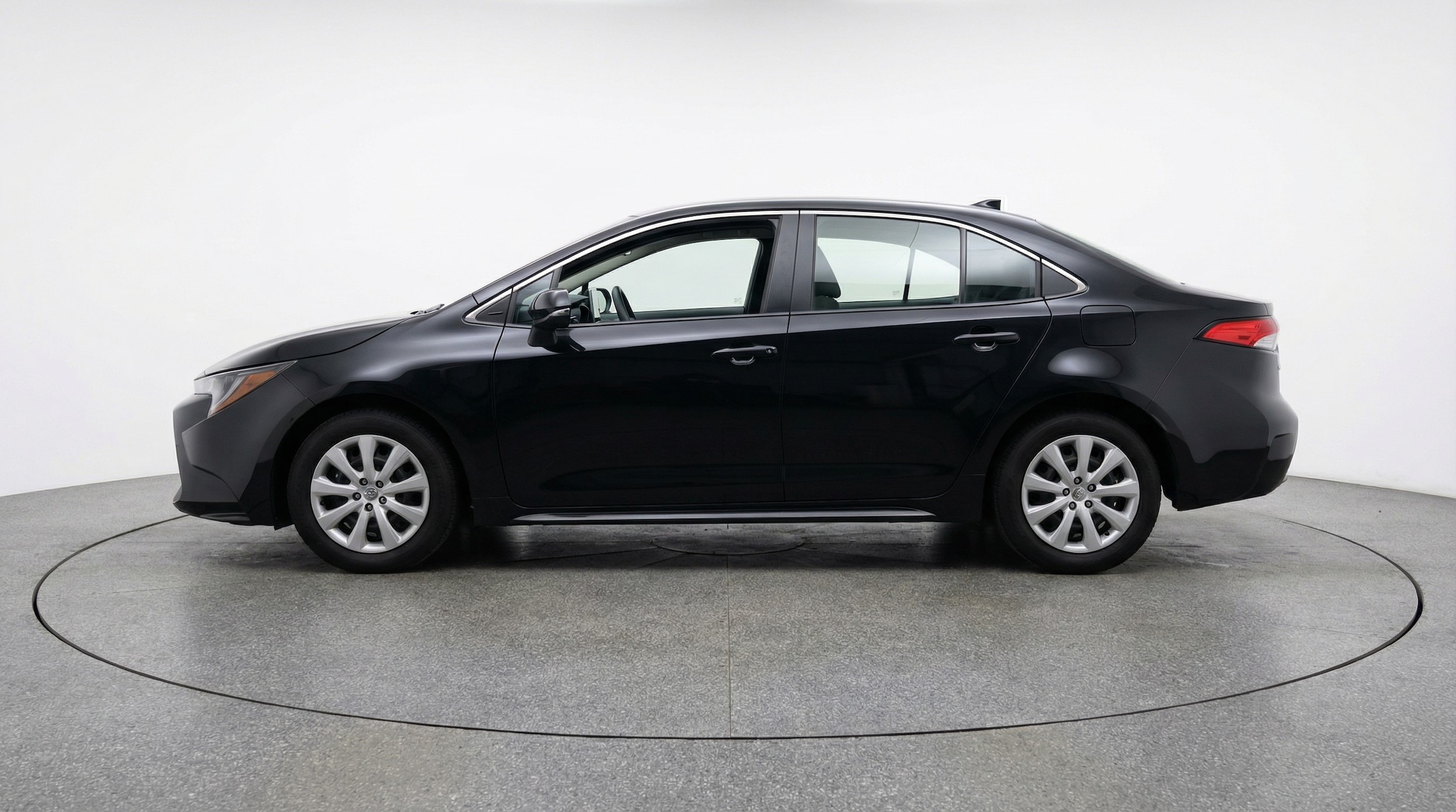 Thumbnail: 2025 Toyota Corolla - 4