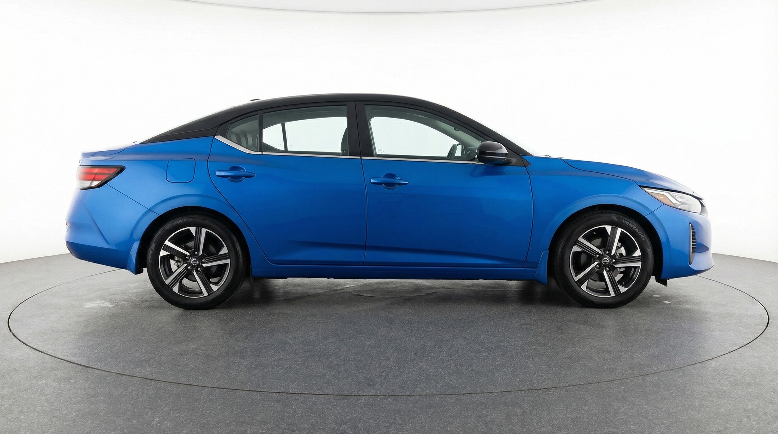 Thumbnail: 2025 Nissan Sentra - 8