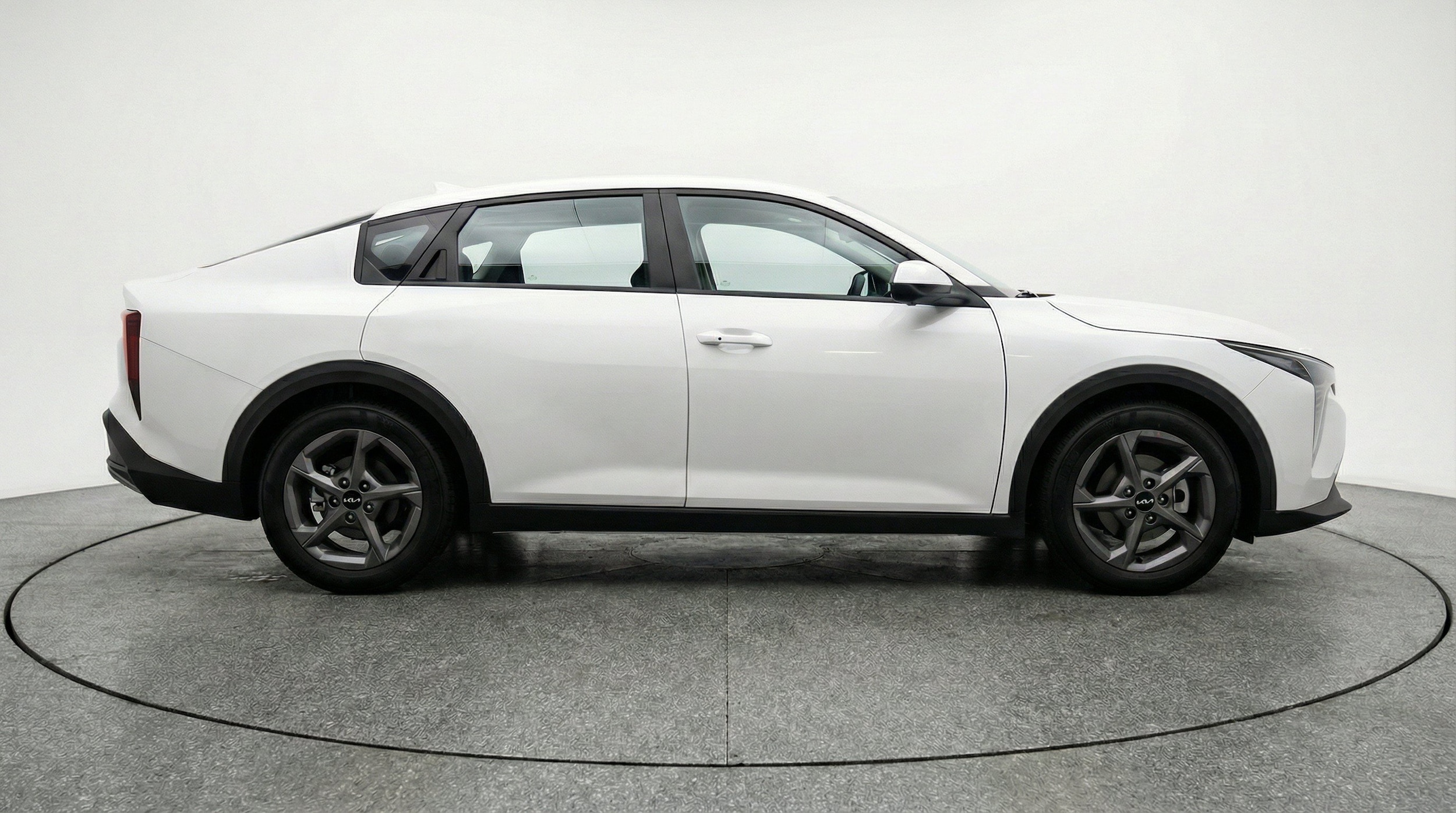 2025 Kia K4 LXS - Photo 9