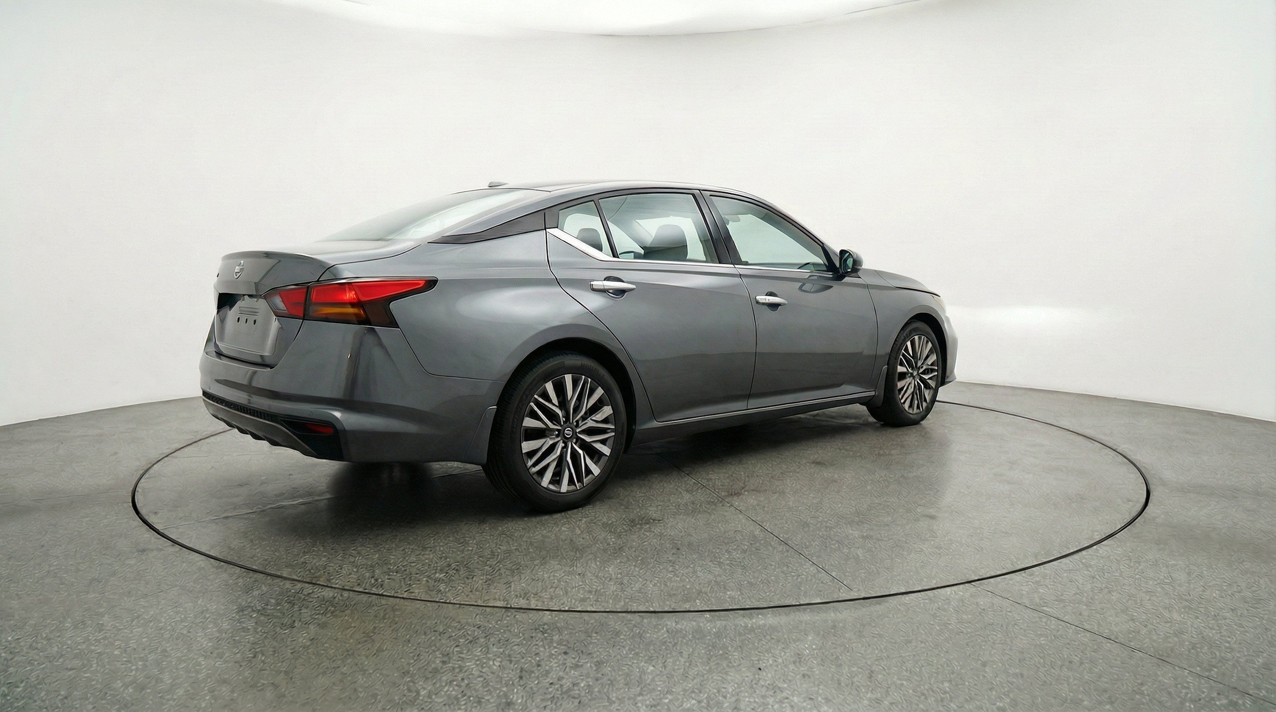 Thumbnail: 2025 Nissan Altima - 9