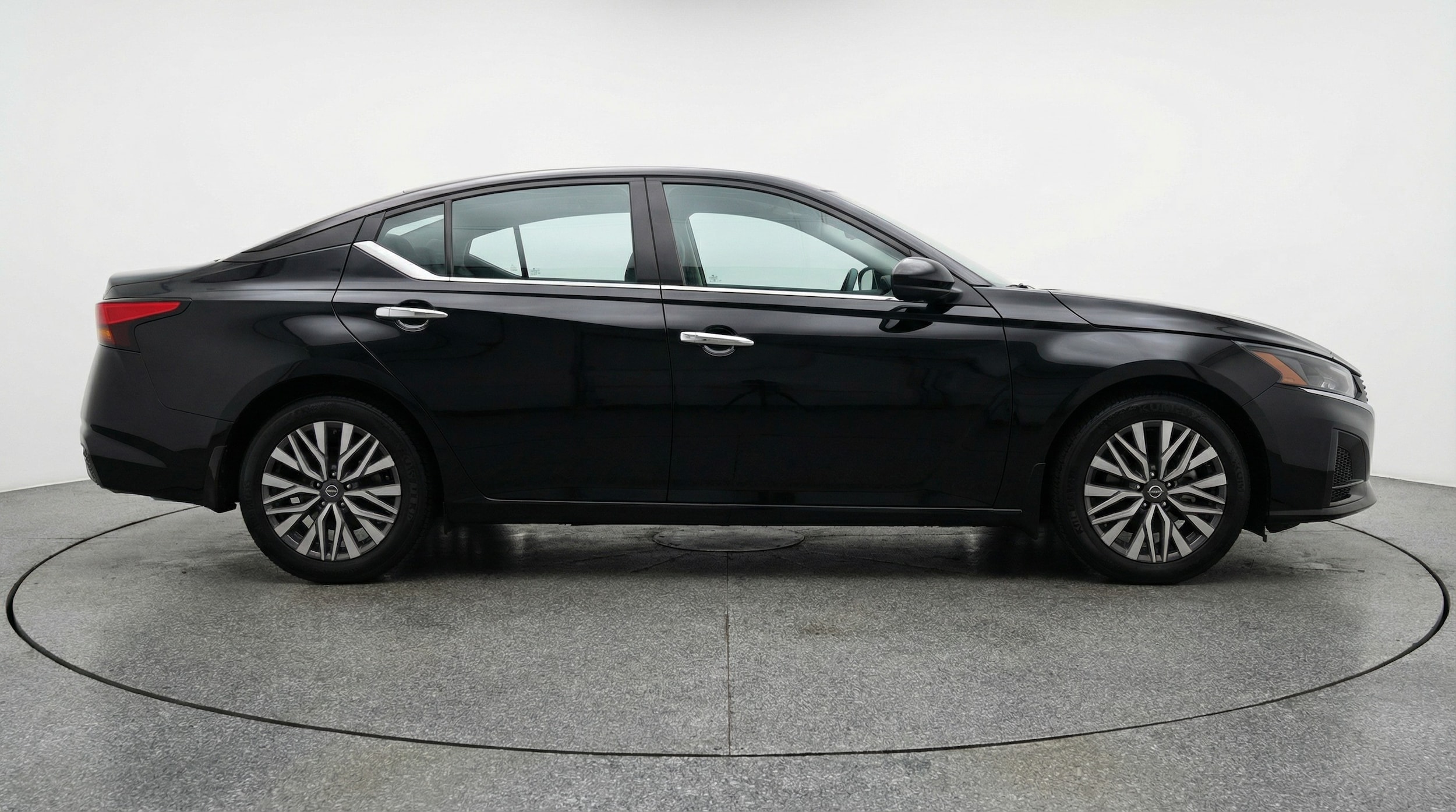 Thumbnail: 2025 Nissan Altima - 8