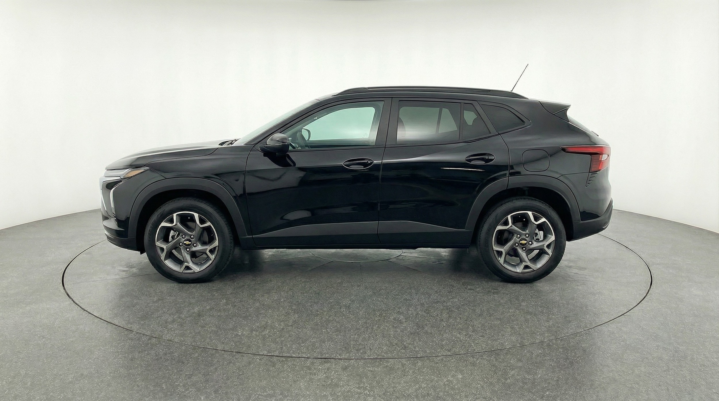 Thumbnail: 2025 Chevrolet Trax - 4